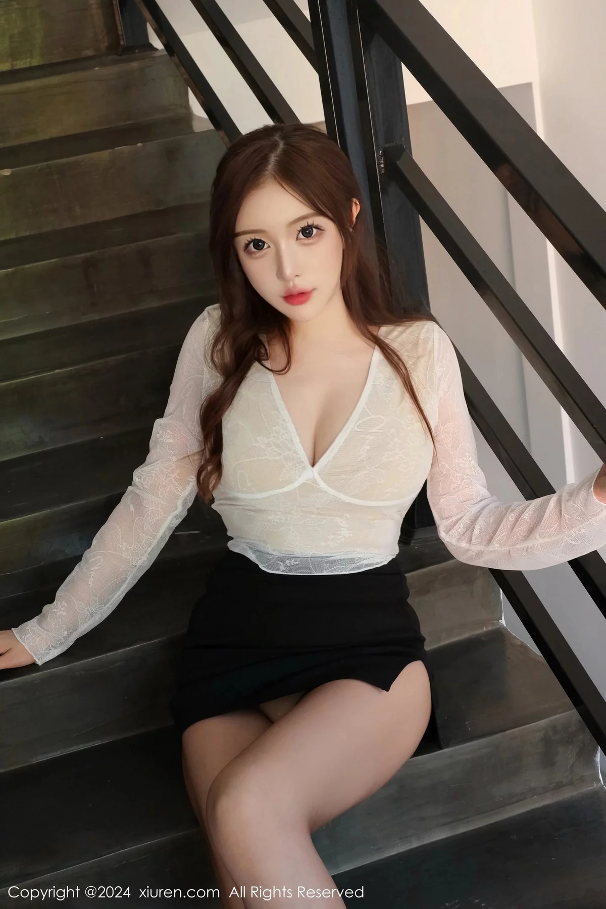 [XiuRen]高清写真图 2024.01.02 No.7895 LindaLinda 短裙美腿