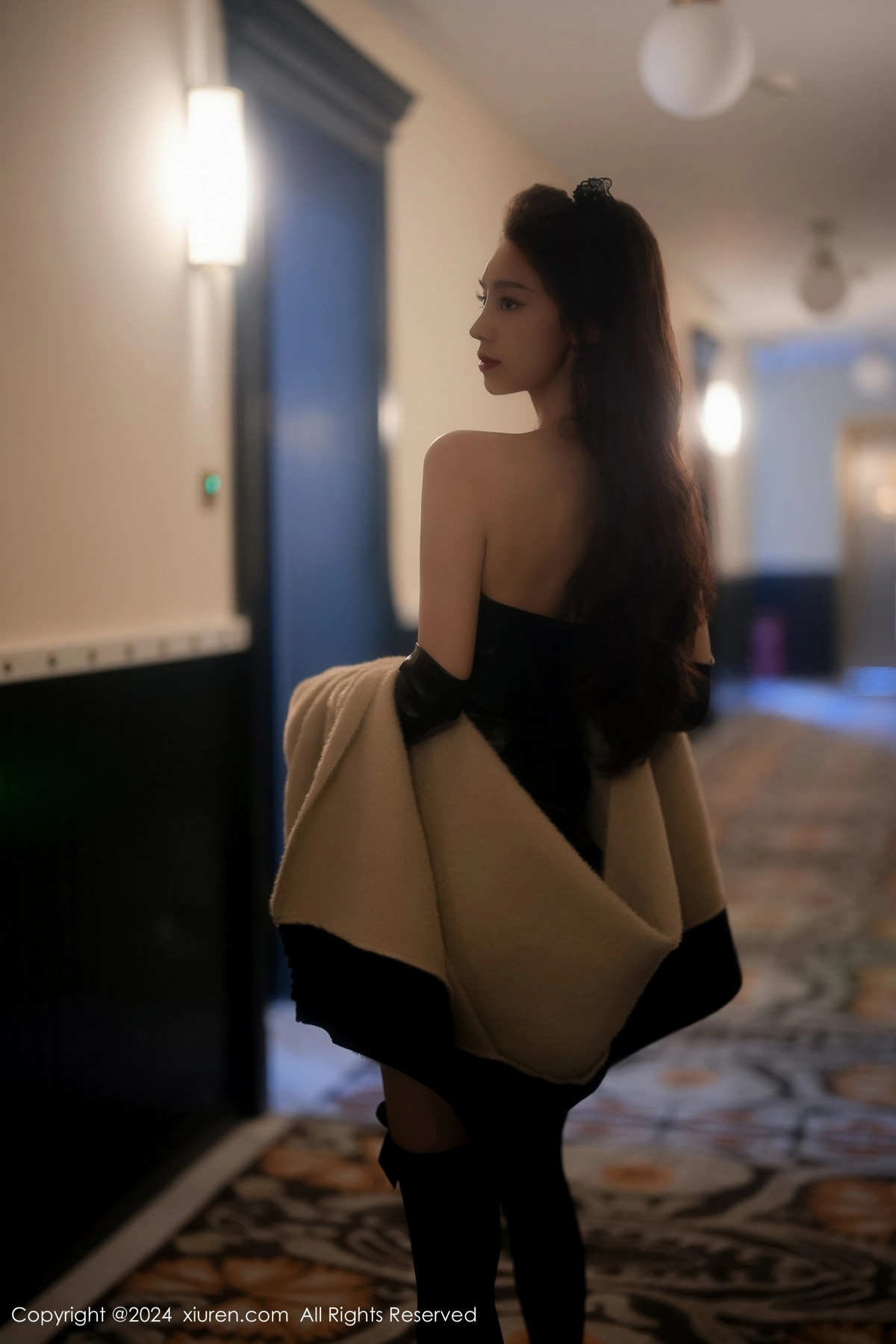 [XiuRen]高清写真图 2024.02.01 No.8049 苏曼兮 黑丝美腿