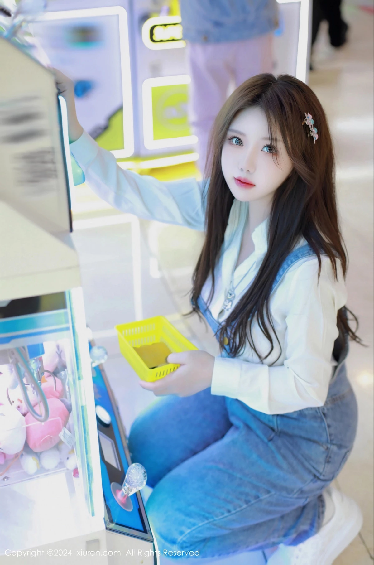 [XiuRen]高清写真图 2024.02.07 No.8087 小薯条nienie 美腿性感