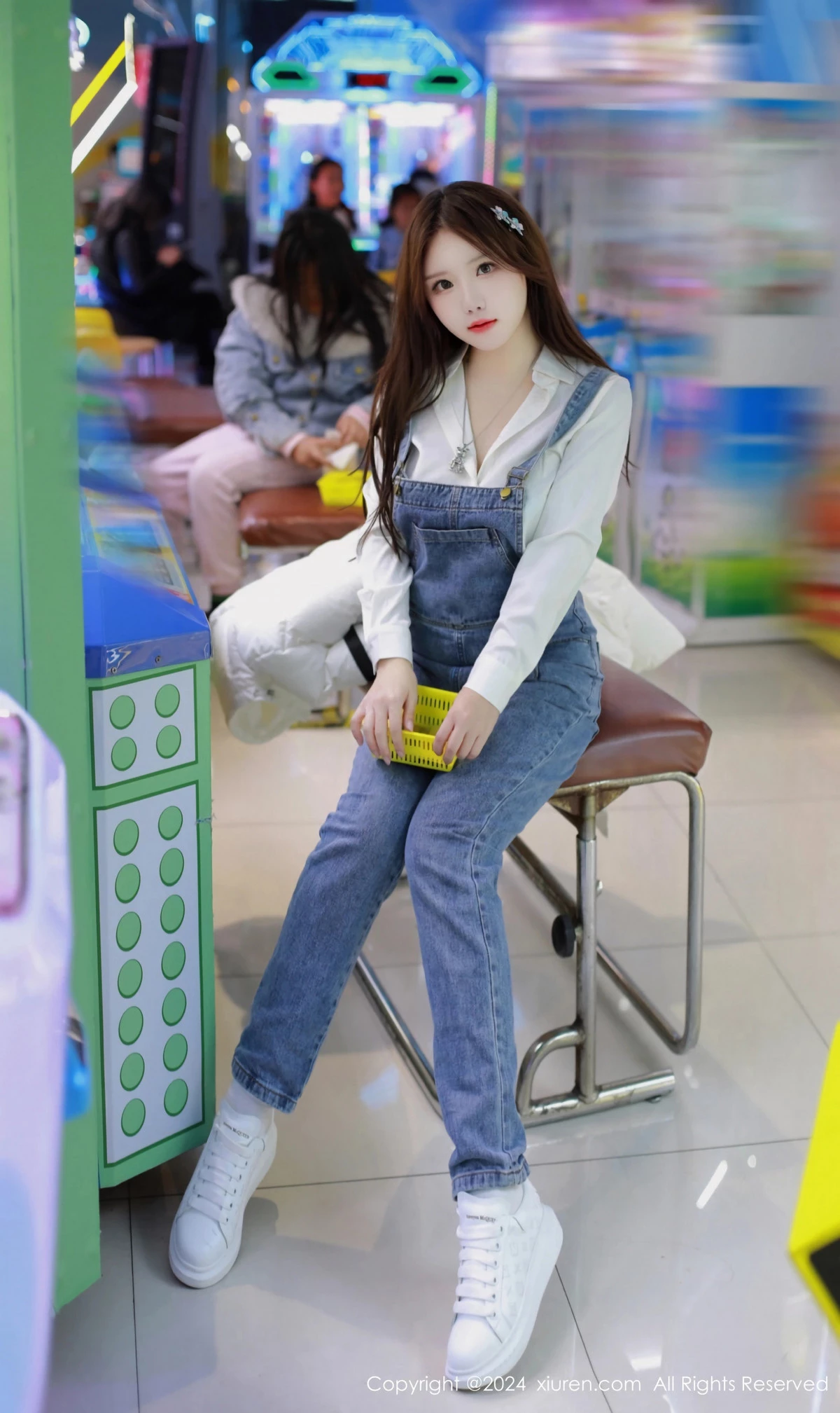 [XiuRen]高清写真图 2024.02.07 No.8087 小薯条nienie 美腿性感