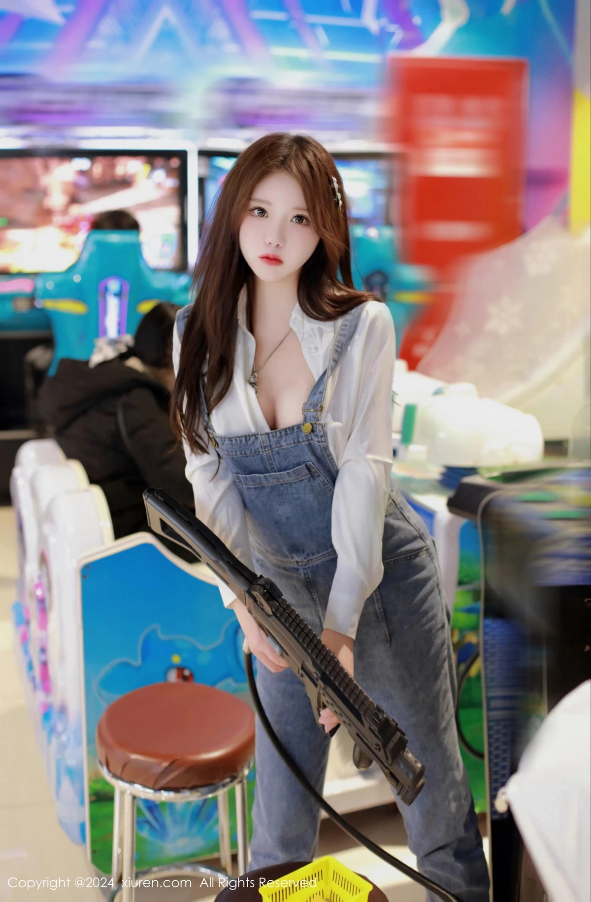 [XiuRen]高清写真图 2024.02.07 No.8087 小薯条nienie 美腿性感