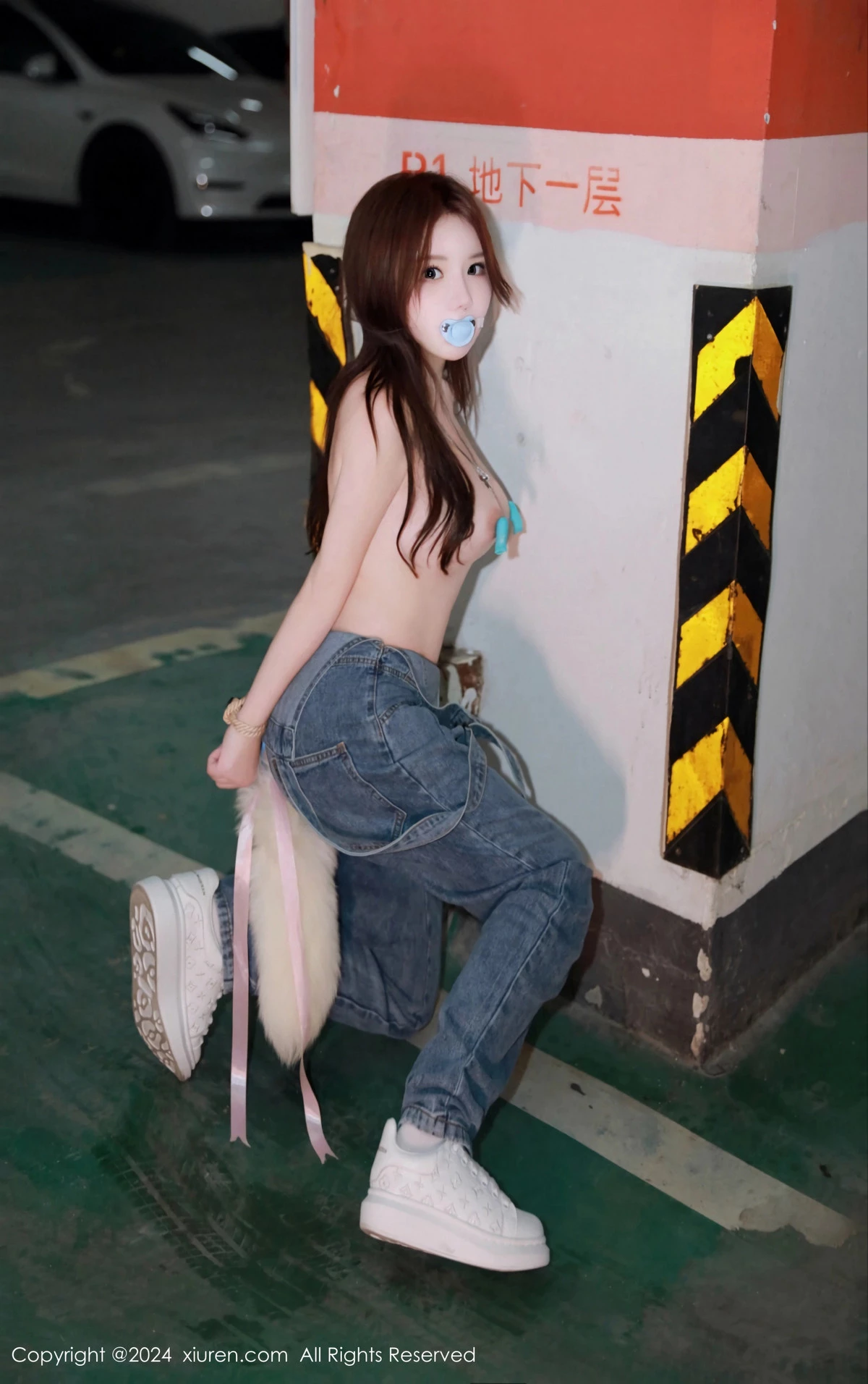 [XiuRen]高清写真图 2024.02.07 No.8087 小薯条nienie 美腿性感
