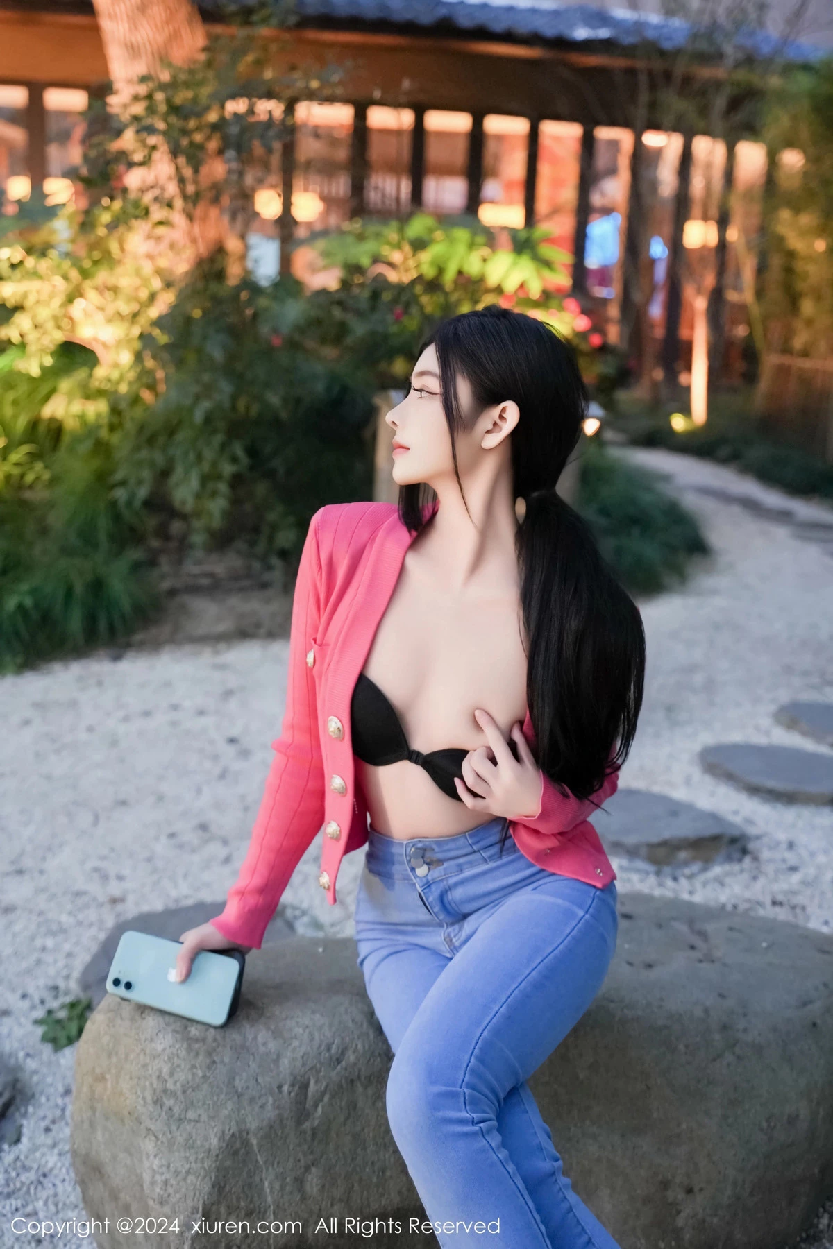[XiuRen]高清写真图 2024.02.08 No.8091 龙雪儿 牛仔裤美臀