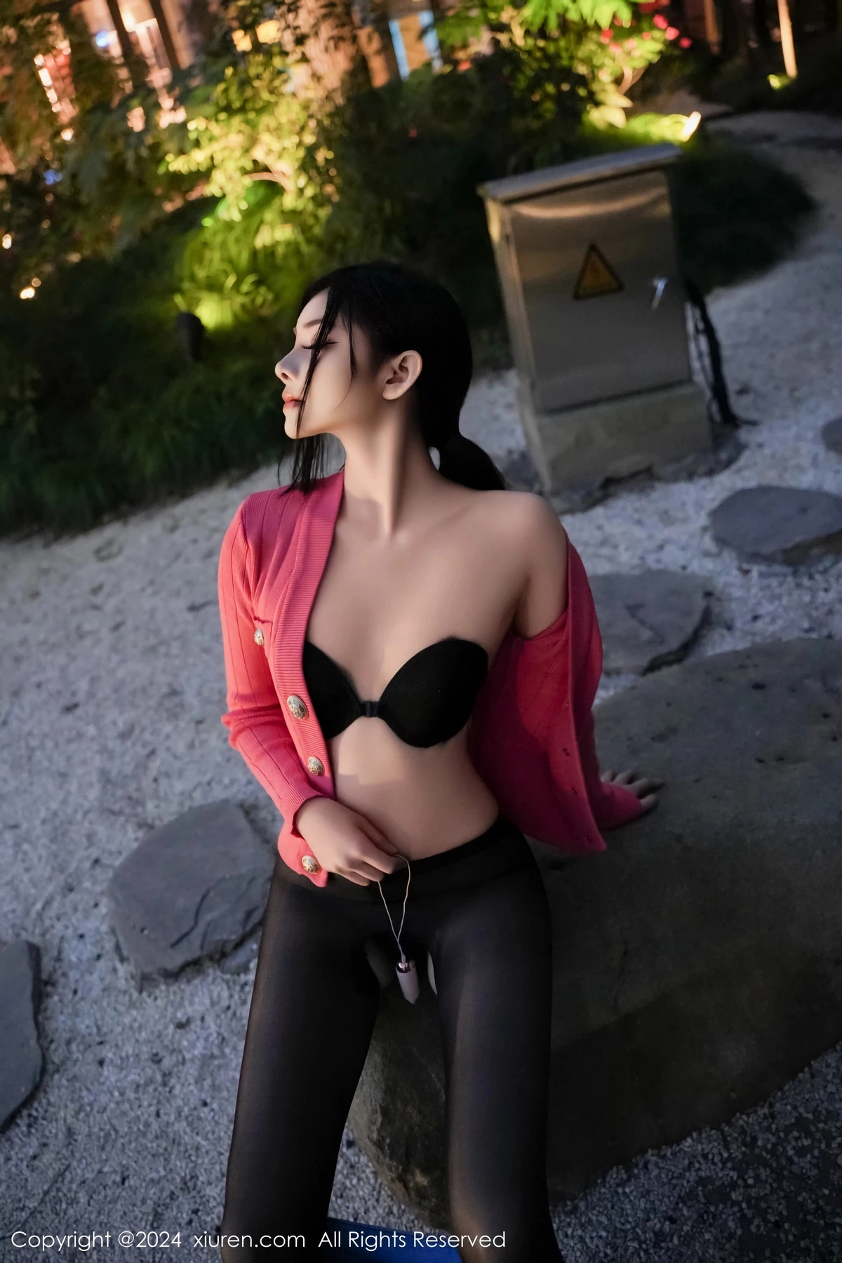 [XiuRen]高清写真图 2024.02.08 No.8091 龙雪儿 牛仔裤美臀