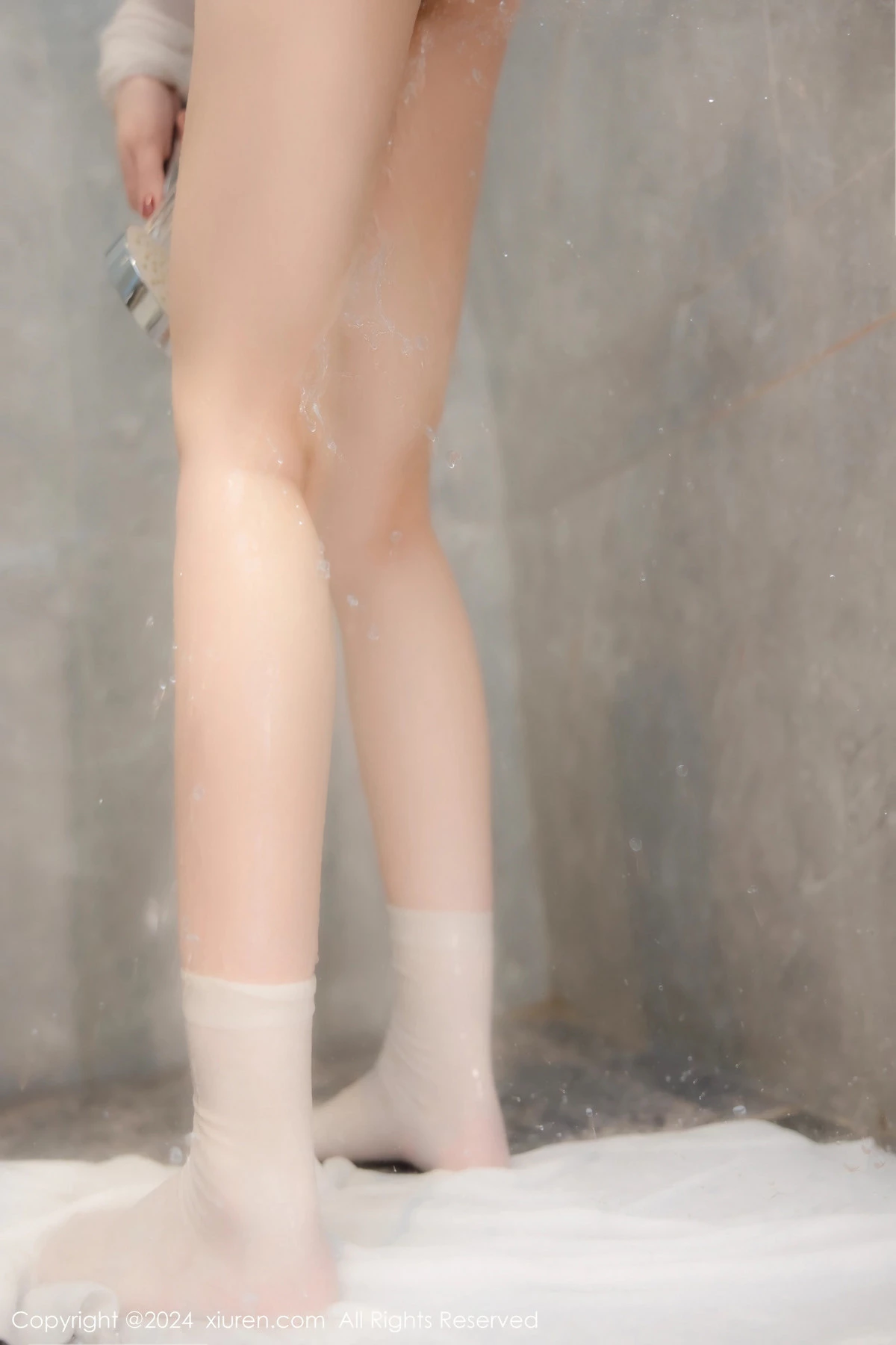 [XiuRen]高清写真图 2024.02.08 No.8089 李可可 短裙美腿