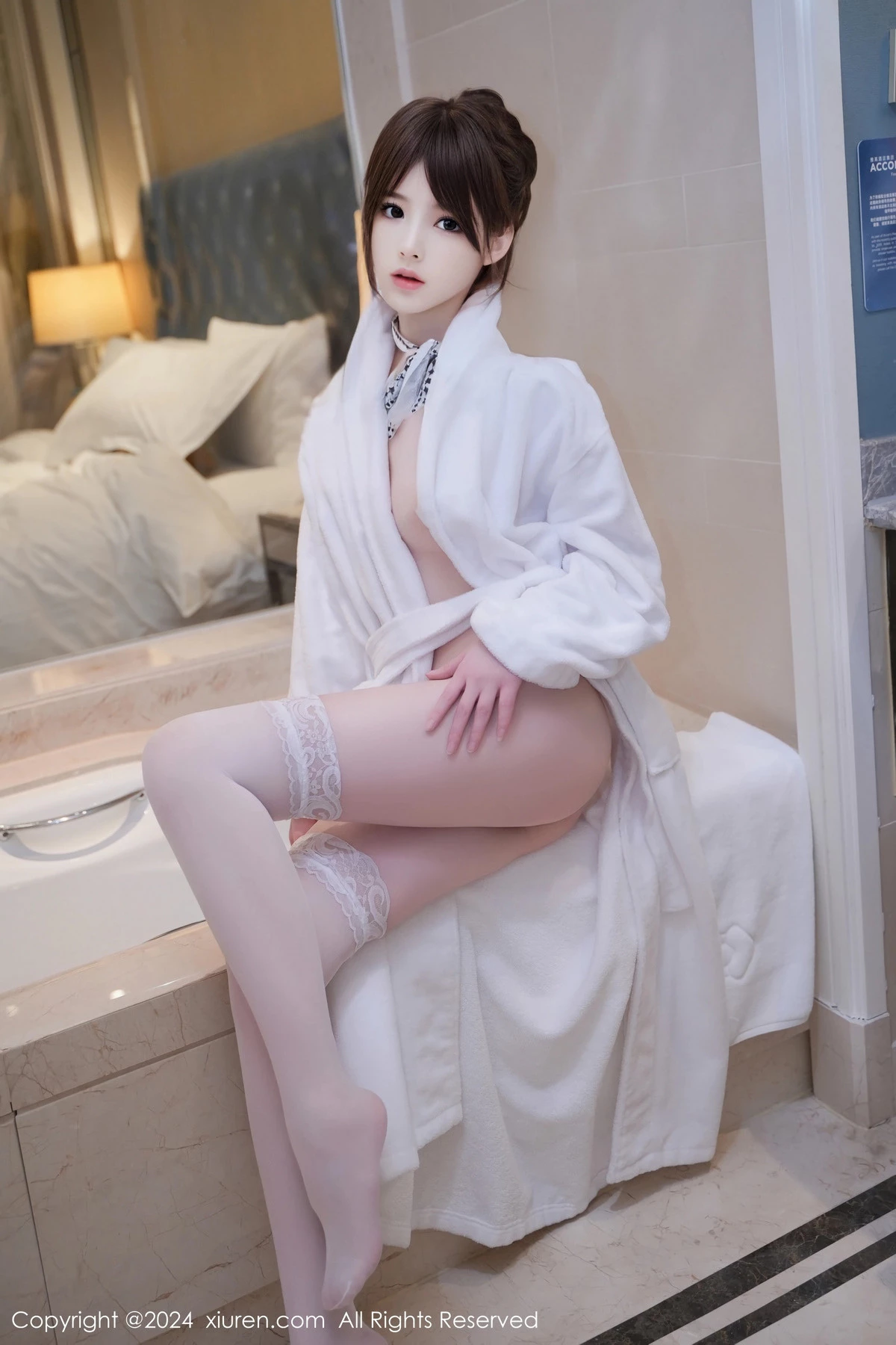 [XiuRen]高清写真图 2024.03.01 No.8162 梦灵儿Mini 丝袜美腿