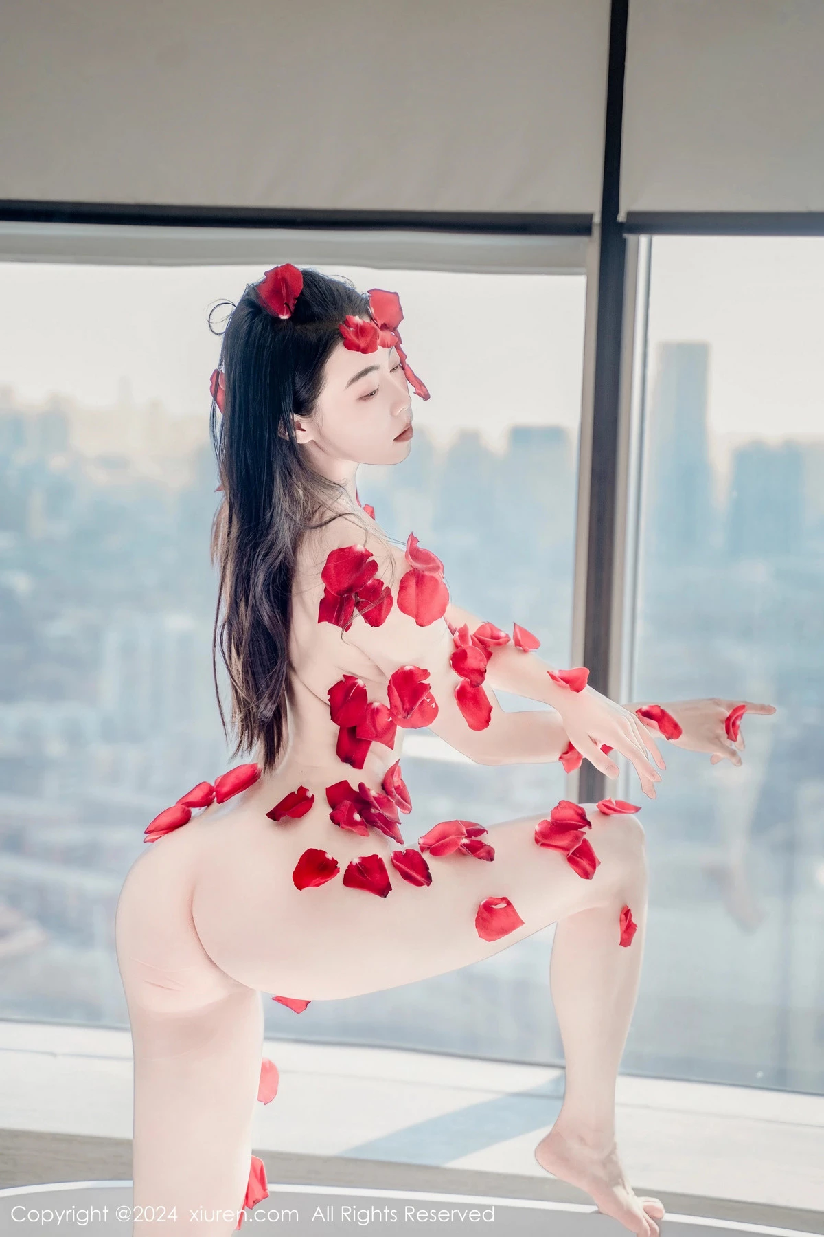 [XiuRen]高清写真图 2024.03.05 No.8175 瑜伽喵 新人美臀