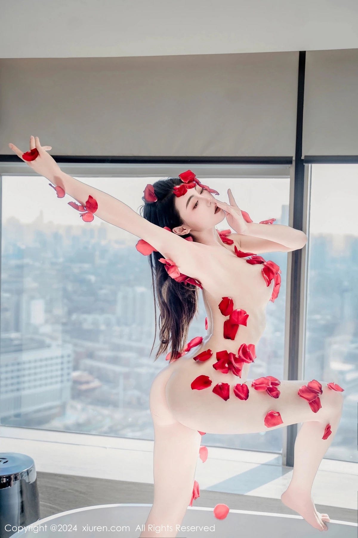 [XiuRen]高清写真图 2024.03.05 No.8175 瑜伽喵 新人美臀