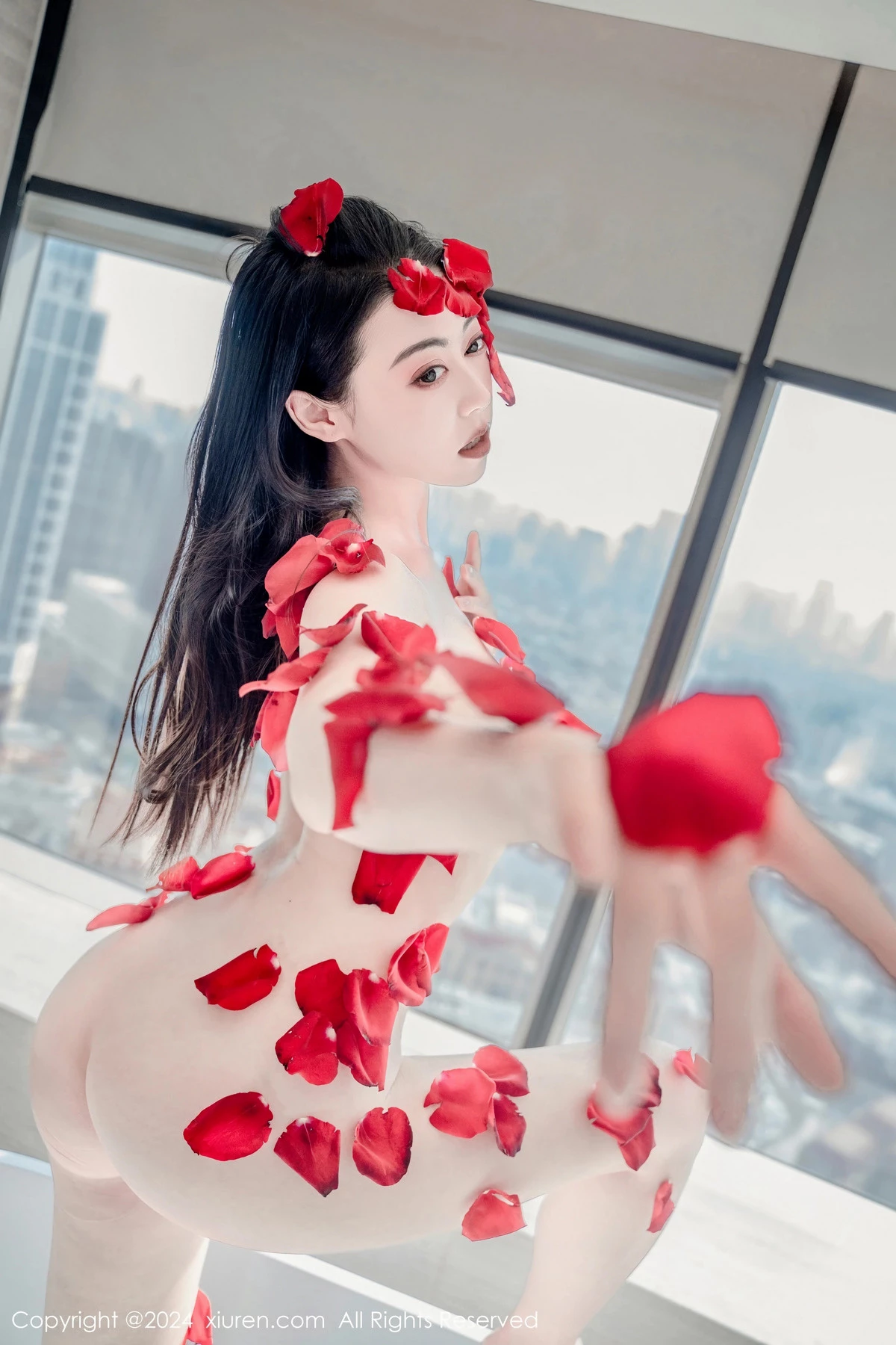 [XiuRen]高清写真图 2024.03.05 No.8175 瑜伽喵 新人美臀