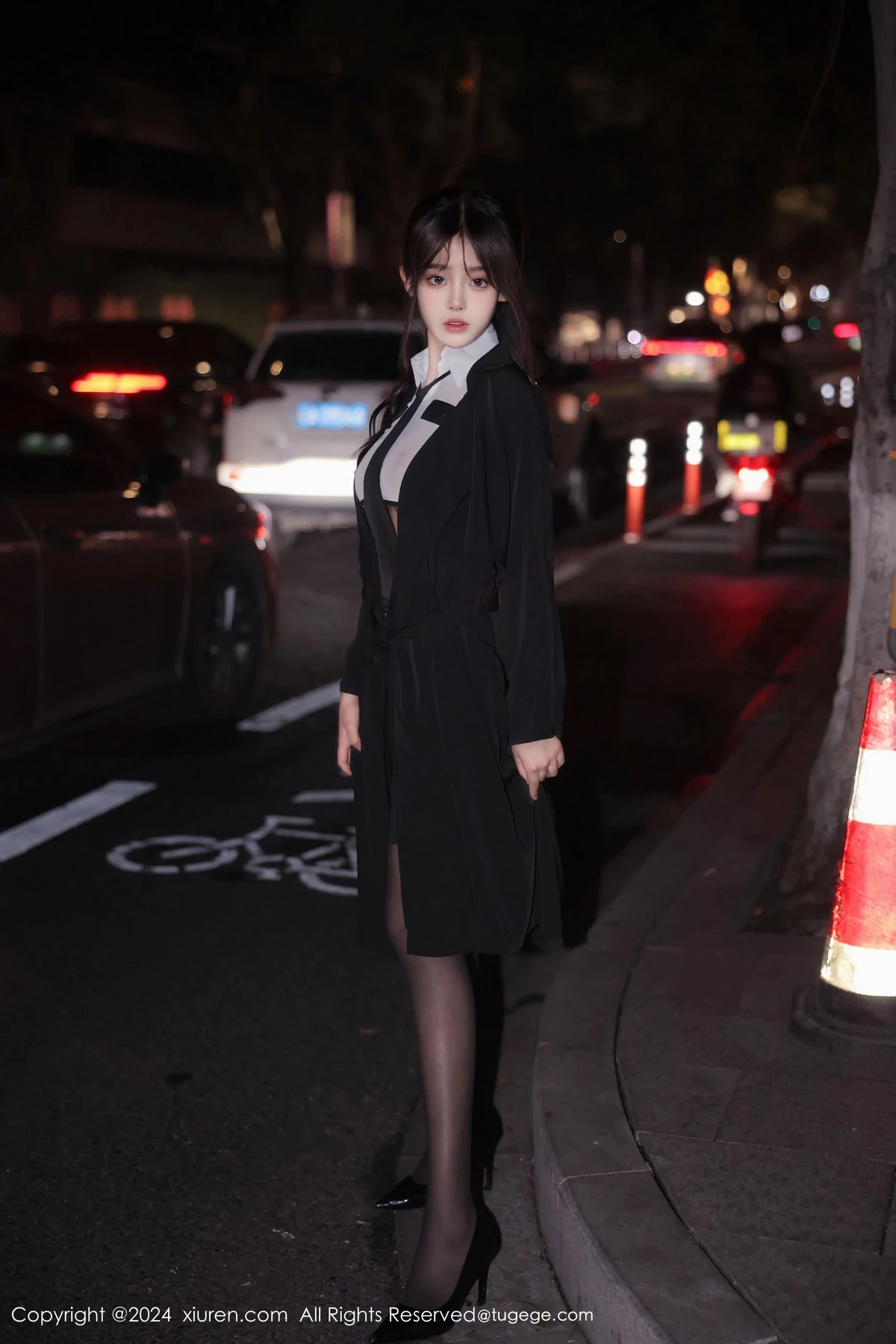 [XiuRen]高清写真图 2024.03.21 No.8265 王心悦 美腿黑丝