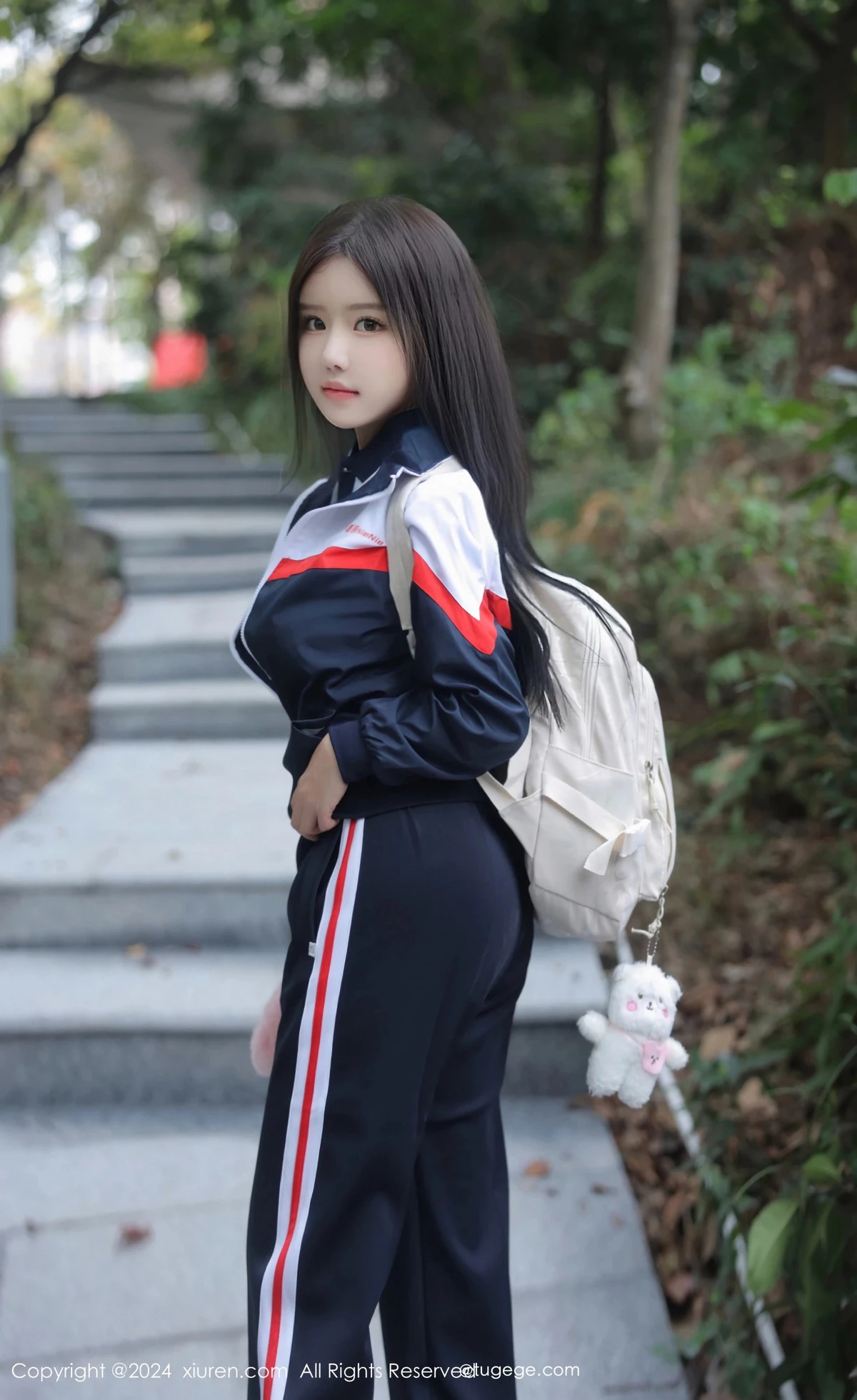 [XiuRen]高清写真图 2024.04.02 No.8335 小薯条nienie 美臀性感