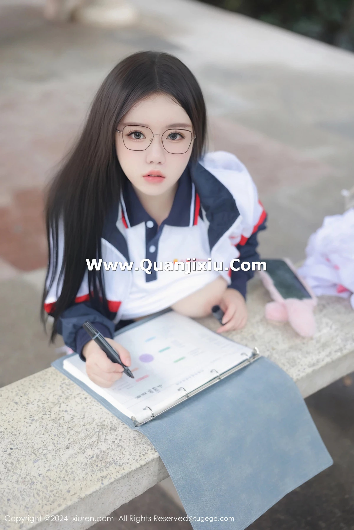 [XiuRen]高清写真图 2024.04.02 No.8335 小薯条nienie 美臀性感