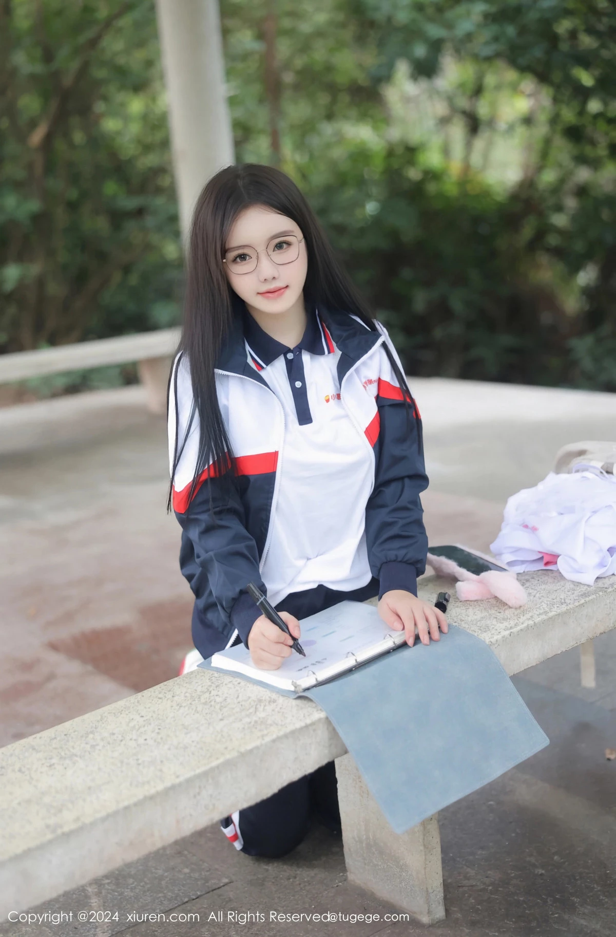 [XiuRen]高清写真图 2024.04.02 No.8335 小薯条nienie 美臀性感