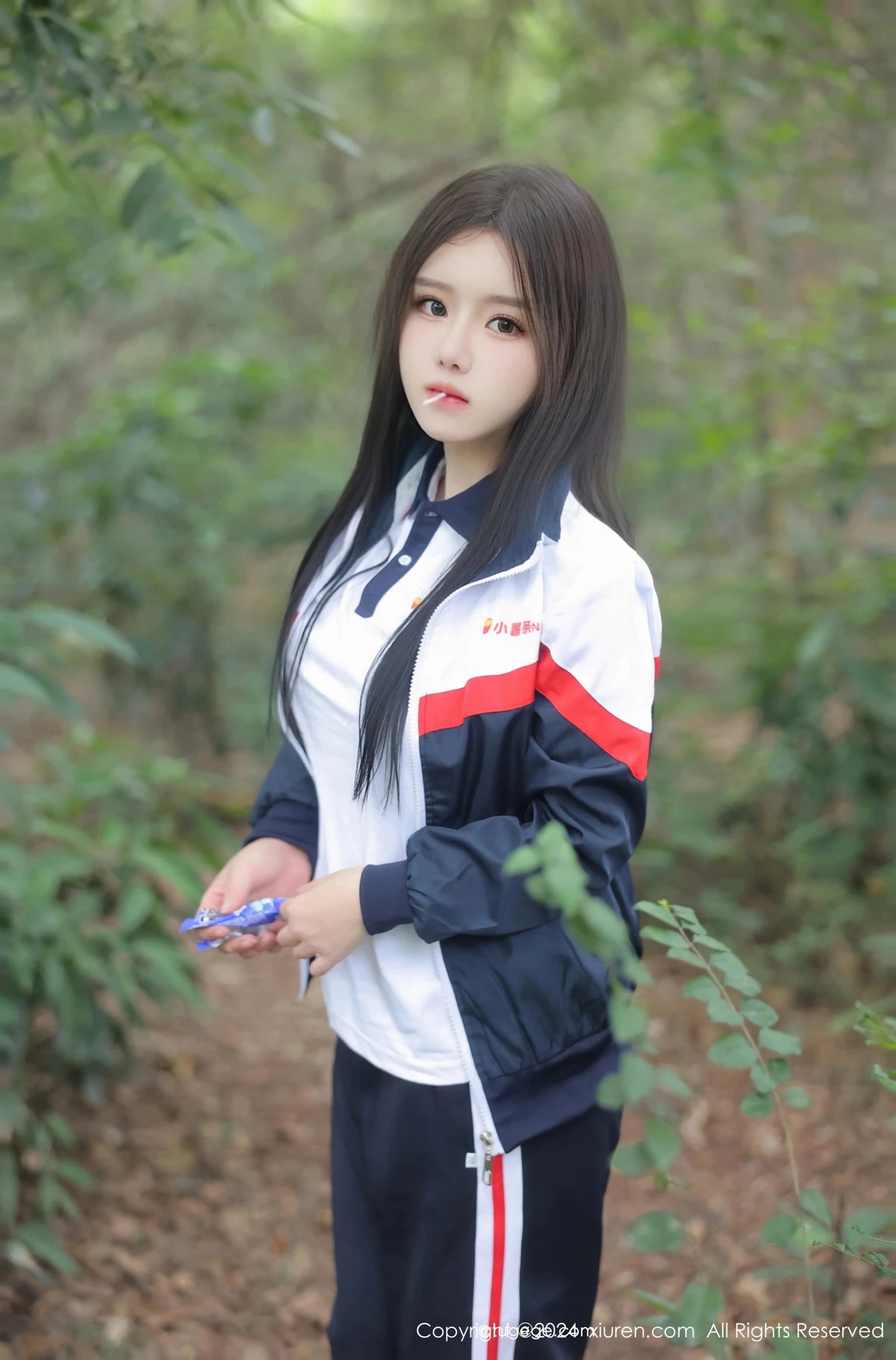[XiuRen]高清写真图 2024.04.02 No.8335 小薯条nienie 美臀性感