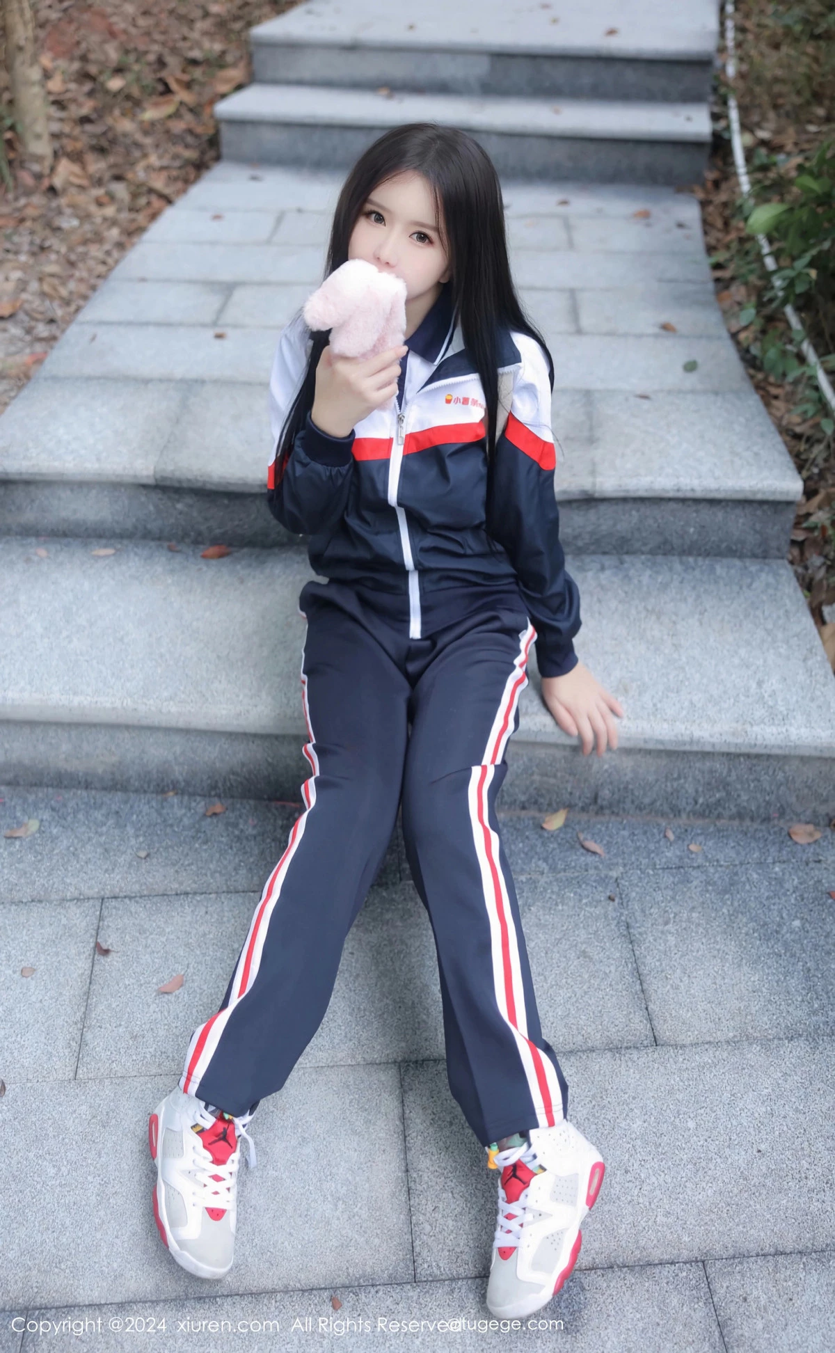 [XiuRen]高清写真图 2024.04.02 No.8335 小薯条nienie 美臀性感