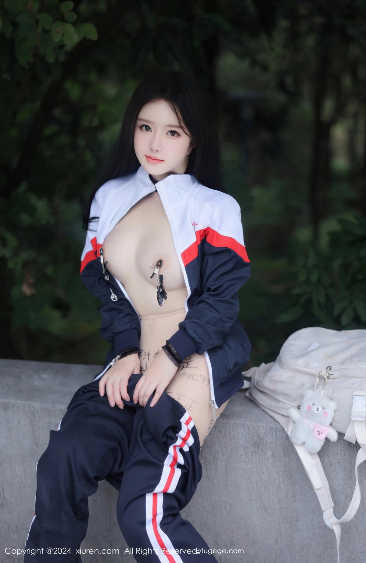 [XiuRen]高清写真图 2024.04.02 No.8335 小薯条nienie 美臀性感
