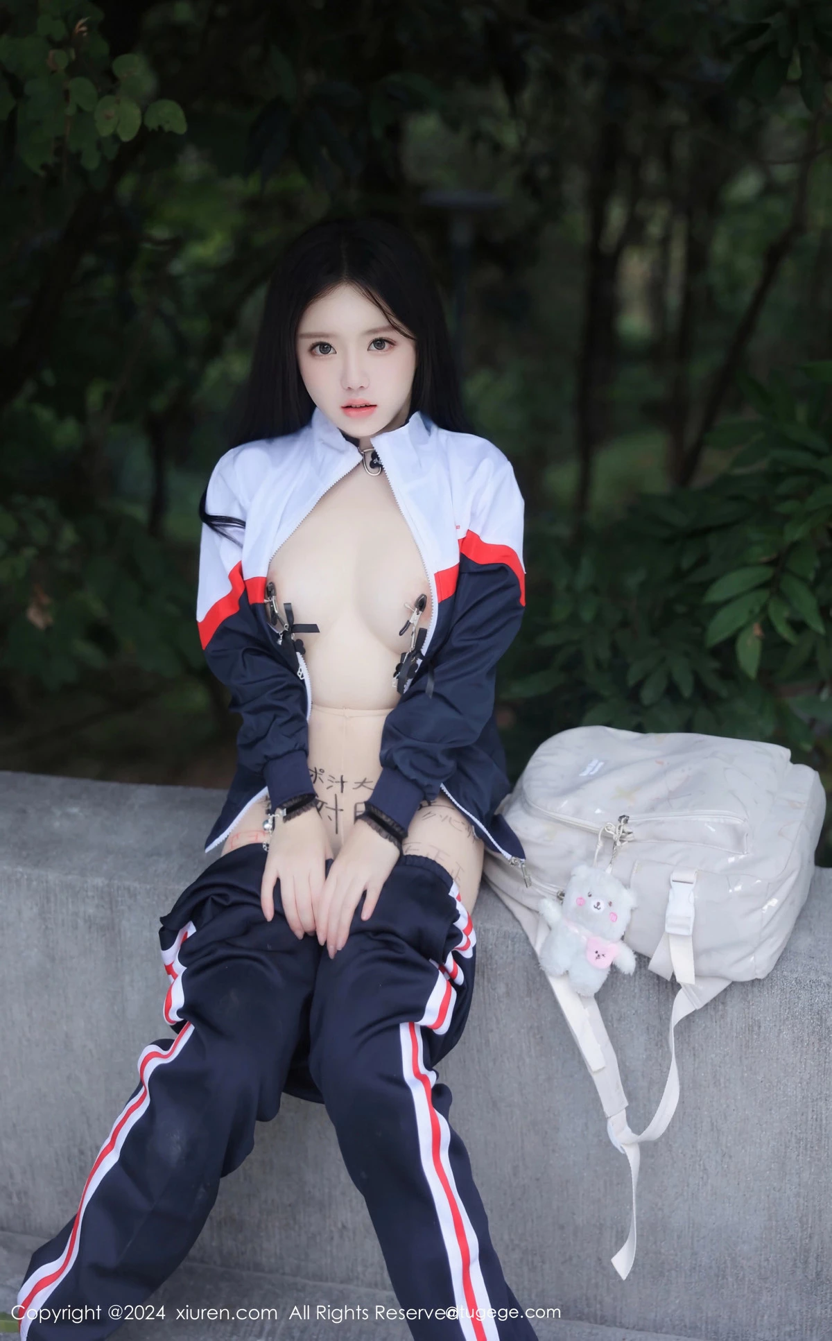 [XiuRen]高清写真图 2024.04.02 No.8335 小薯条nienie 美臀性感