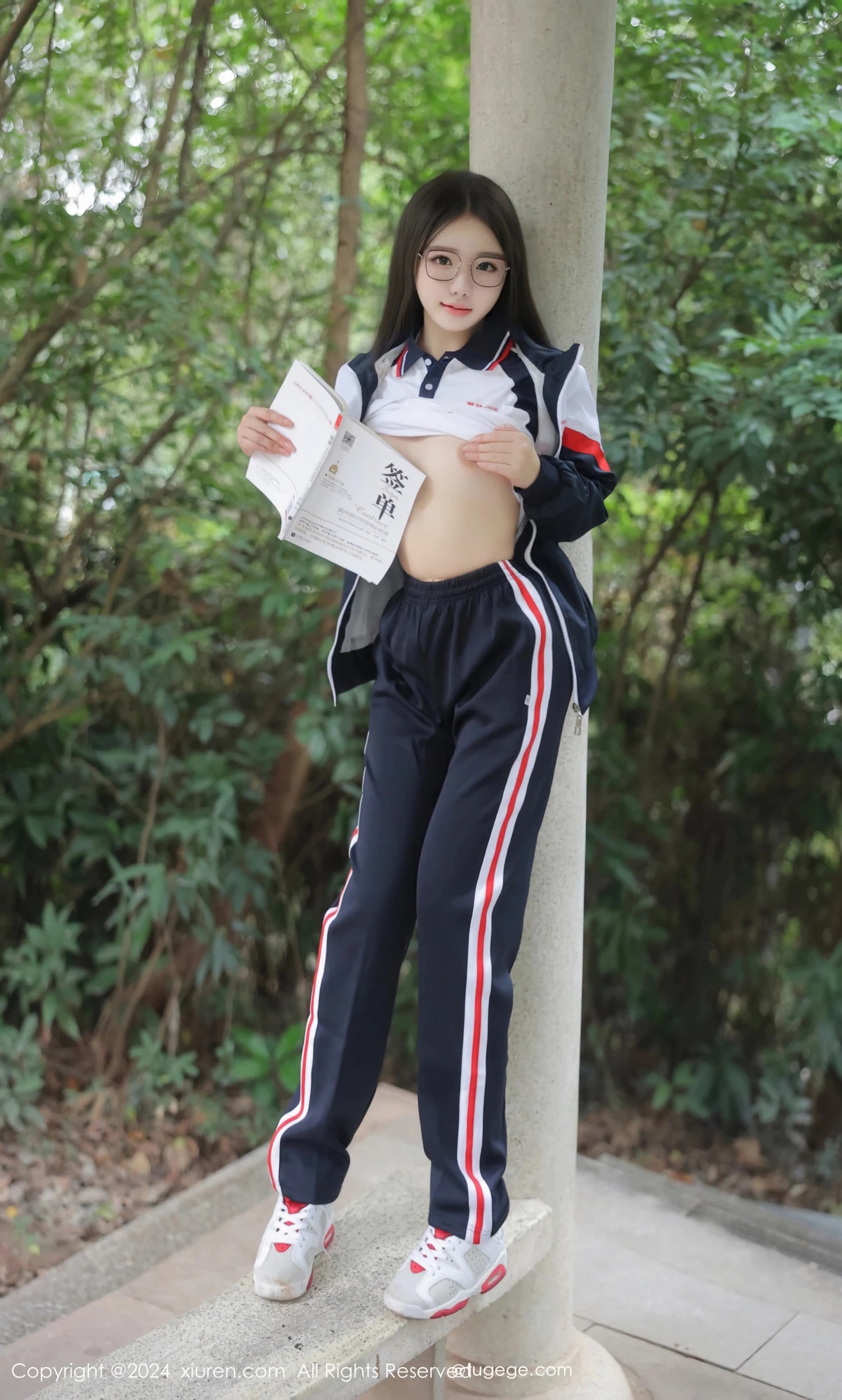 [XiuRen]高清写真图 2024.04.02 No.8335 小薯条nienie 美臀性感