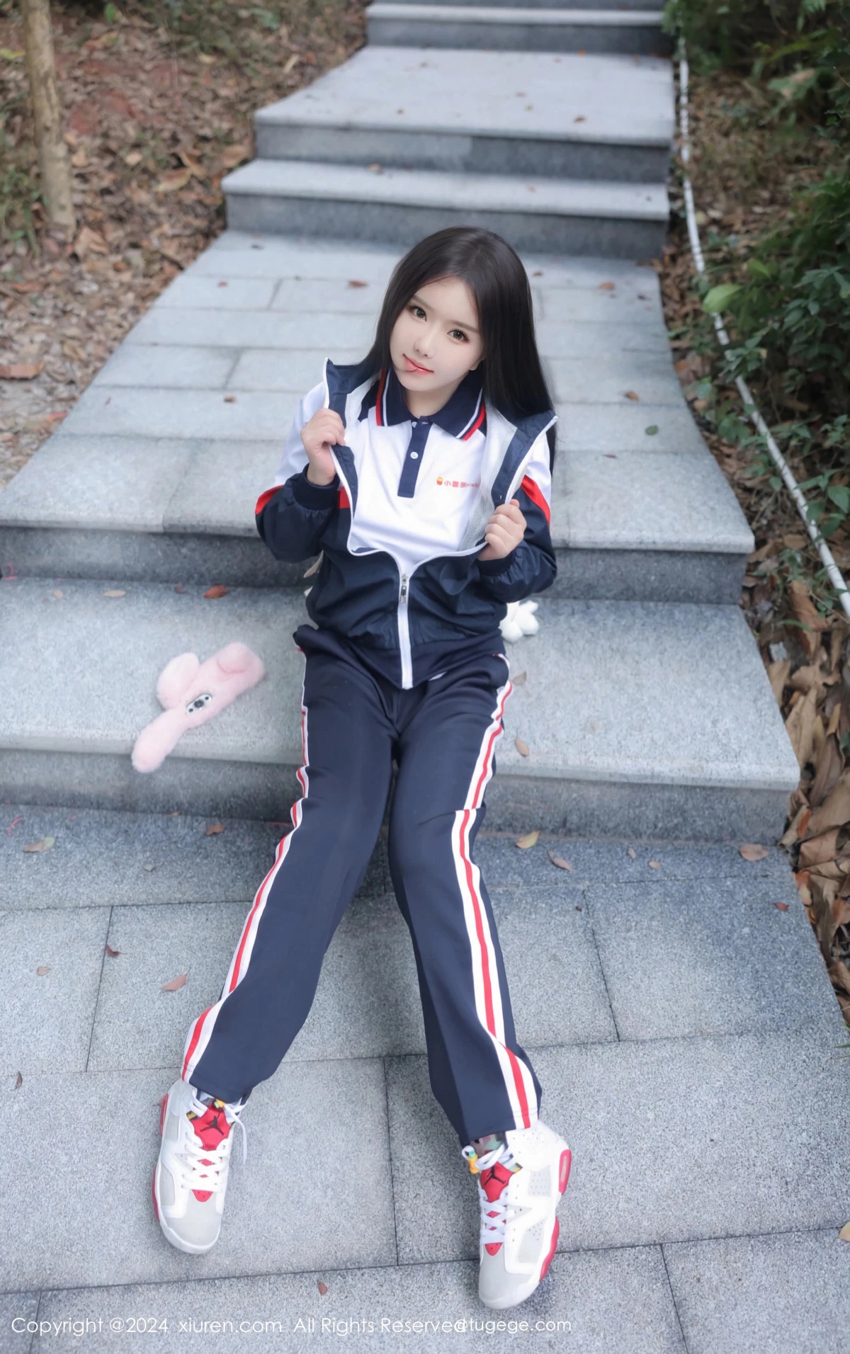 [XiuRen]高清写真图 2024.04.02 No.8335 小薯条nienie 美臀性感