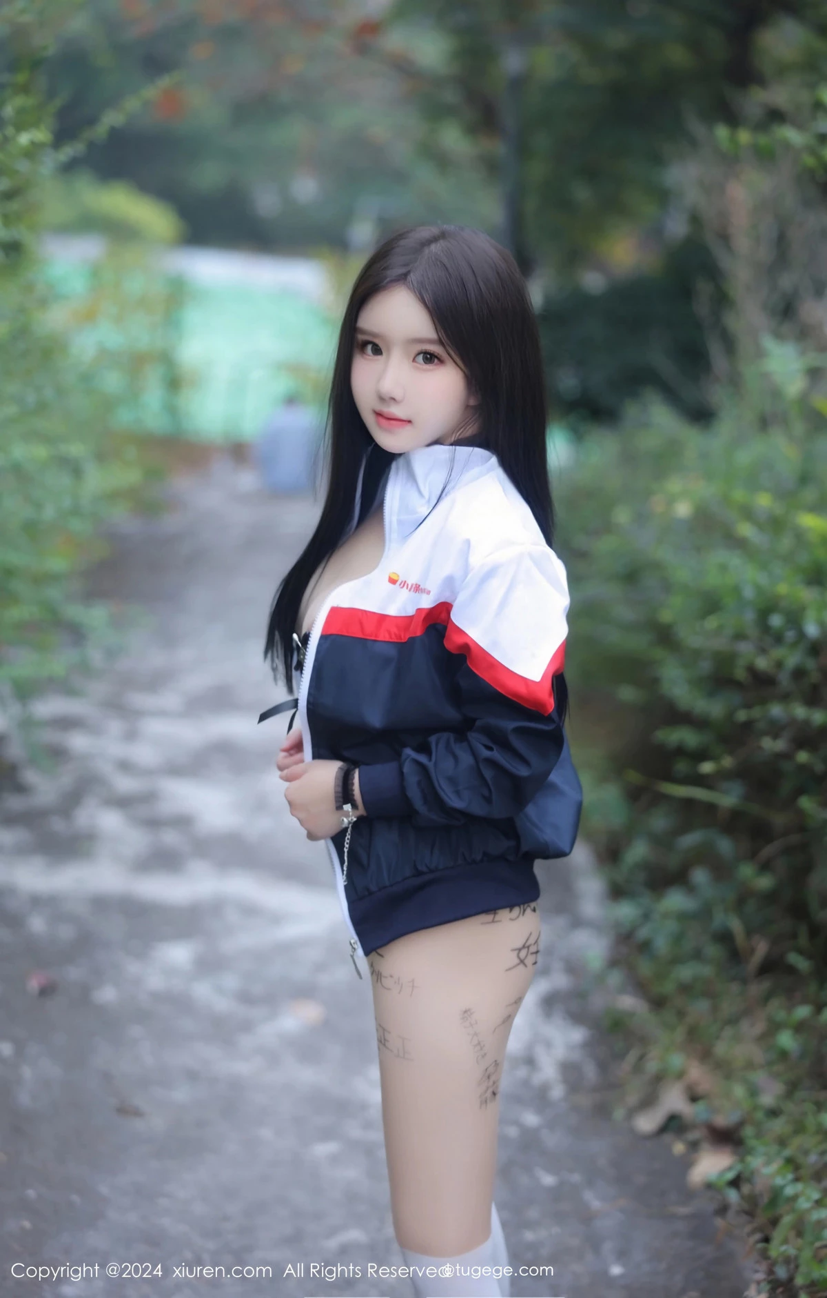 [XiuRen]高清写真图 2024.04.02 No.8335 小薯条nienie 美臀性感