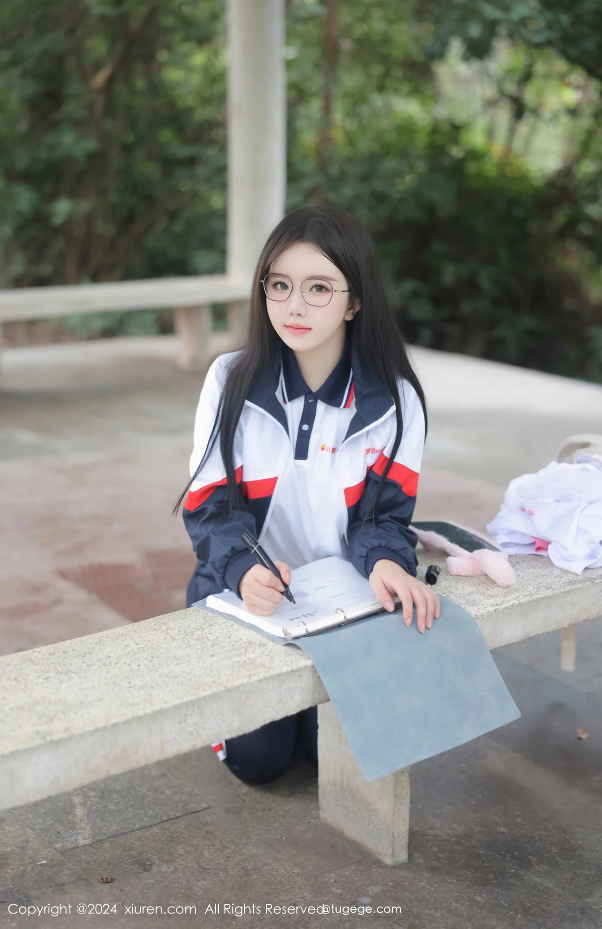 [XiuRen]高清写真图 2024.04.02 No.8335 小薯条nienie 美臀性感