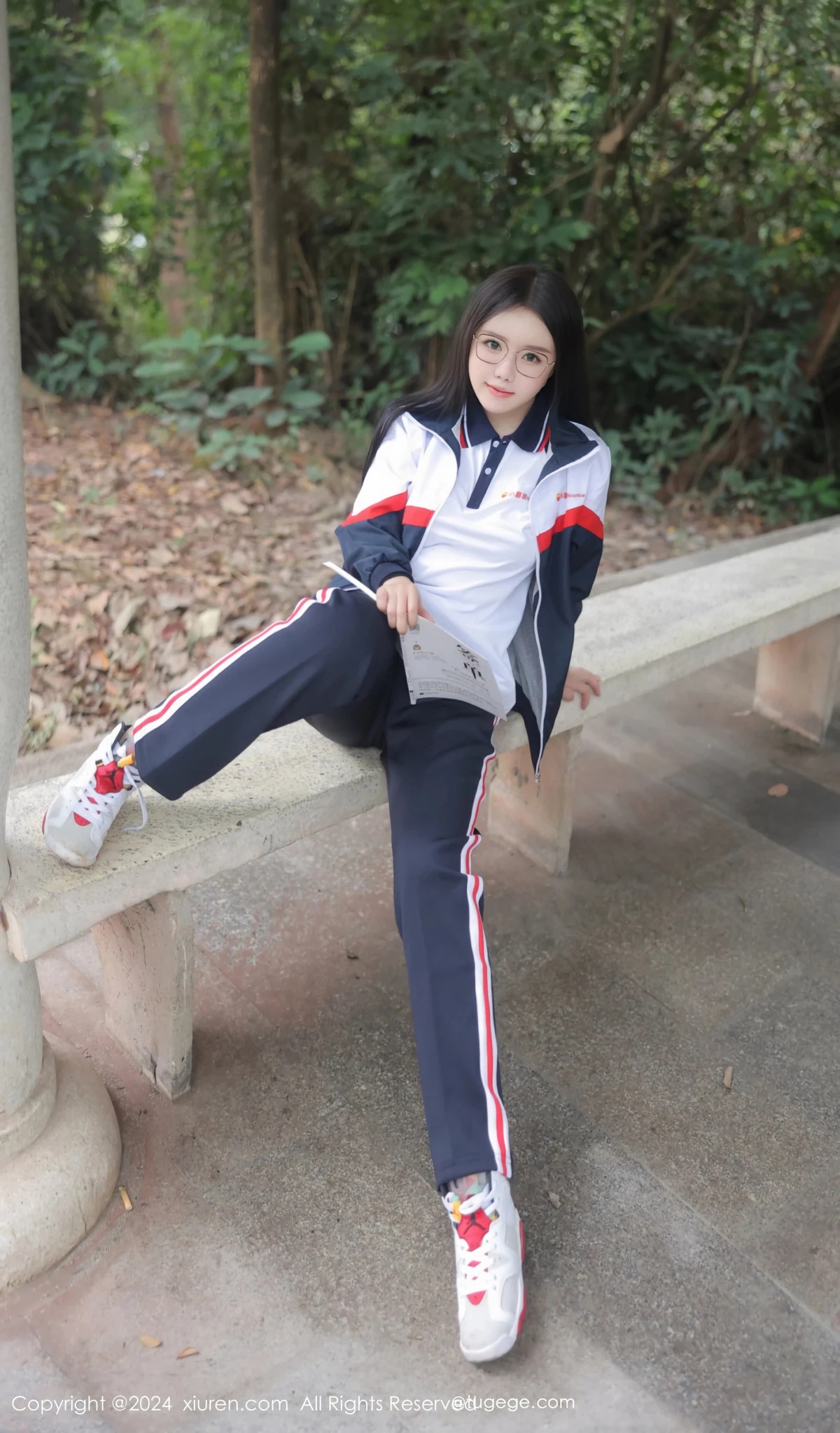 [XiuRen]高清写真图 2024.04.02 No.8335 小薯条nienie 美臀性感