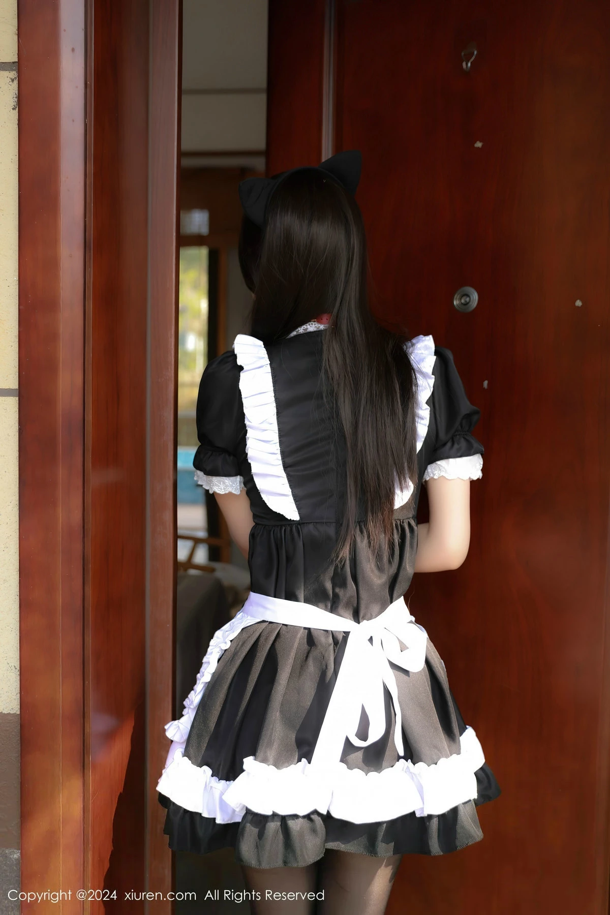 [XiuRen]高清写真图 2024.04.07 No.8351 桃妖夭 黑丝美腿