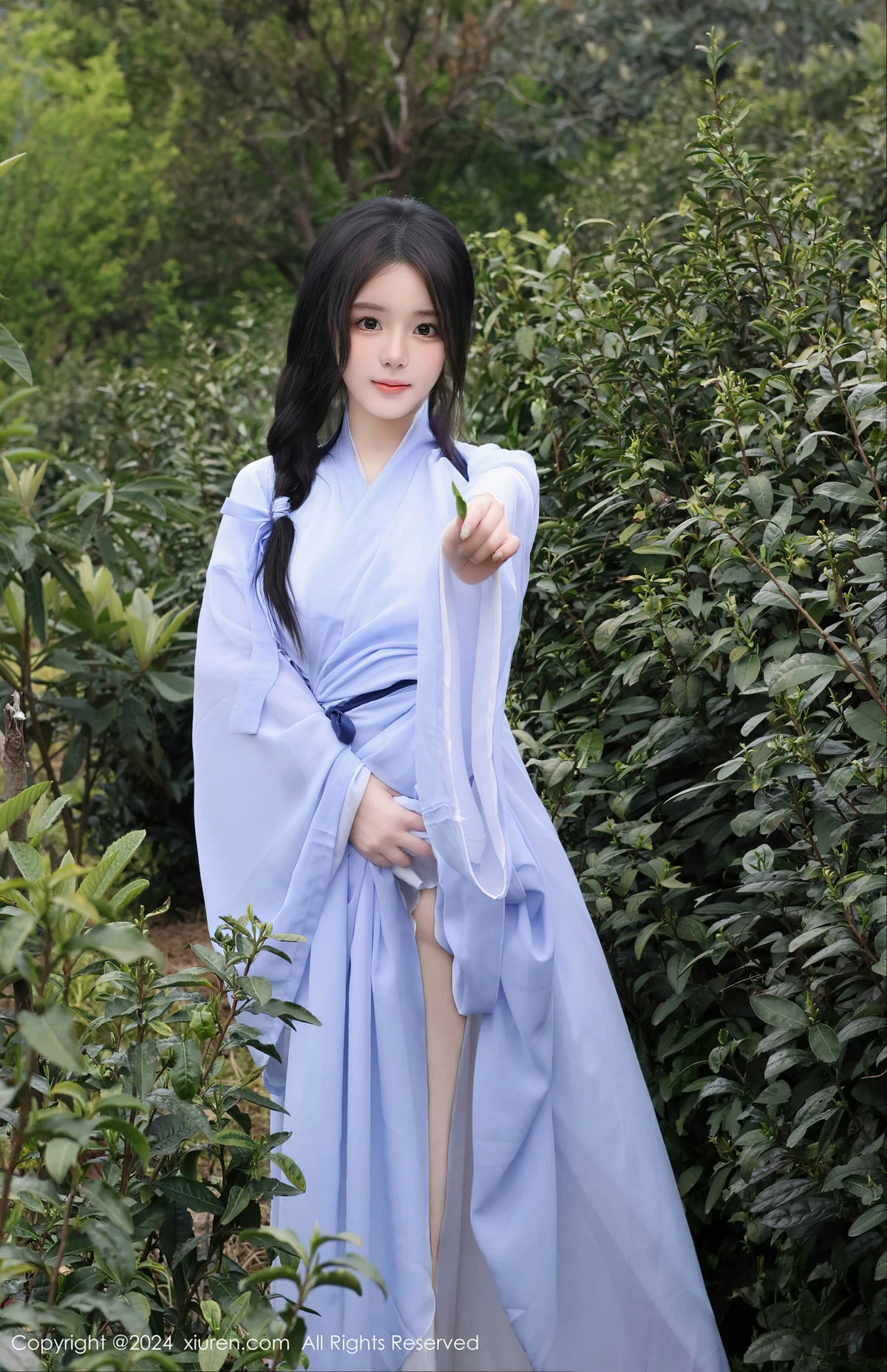 [XiuRen]高清写真图 2024.04.12 No.8386 小薯条nienie 美臀性感