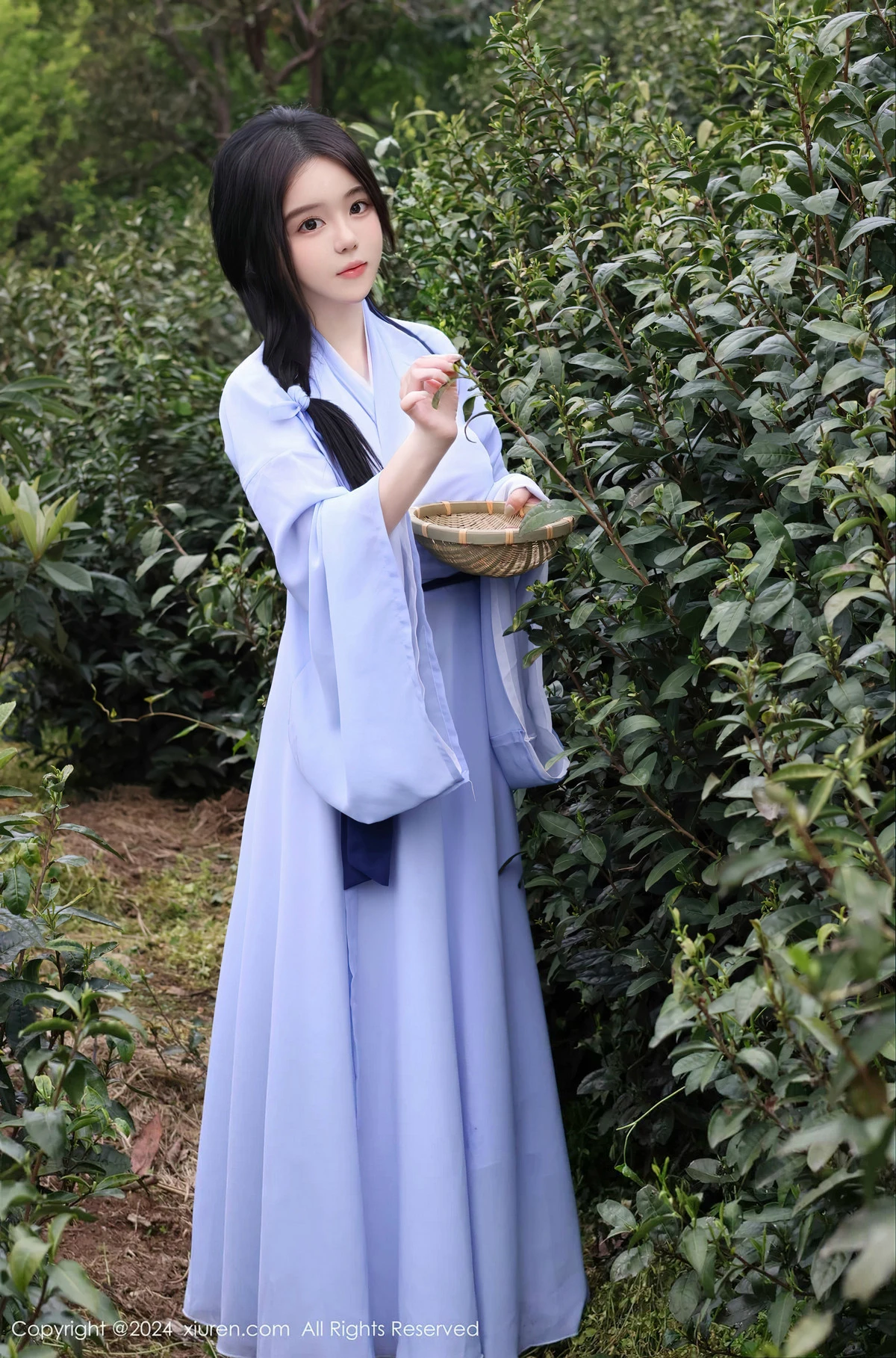 [XiuRen]高清写真图 2024.04.12 No.8386 小薯条nienie 美臀性感