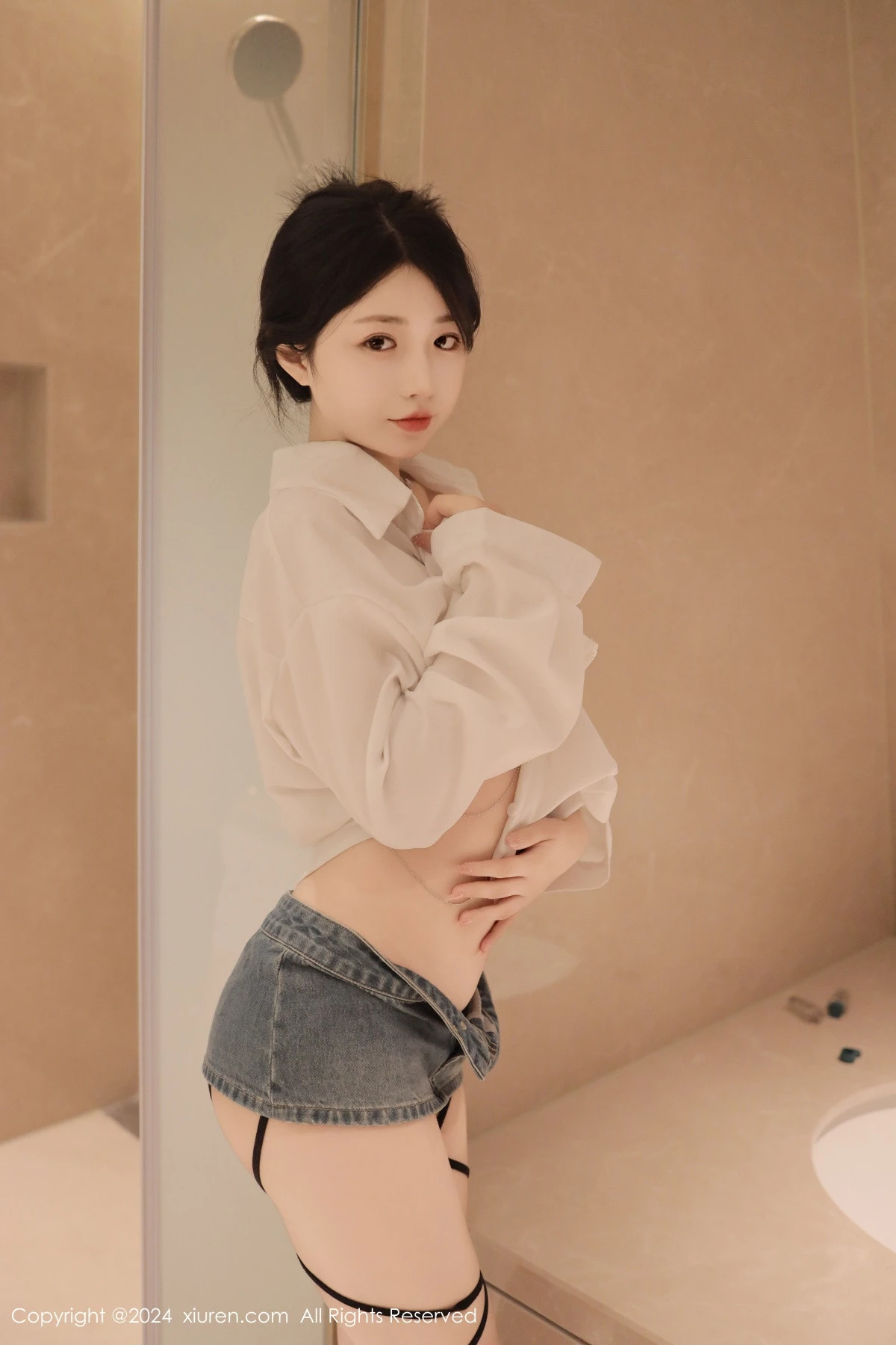 [XiuRen]高清写真图 2024.04.16 No.8400 陈小花 美胸性感