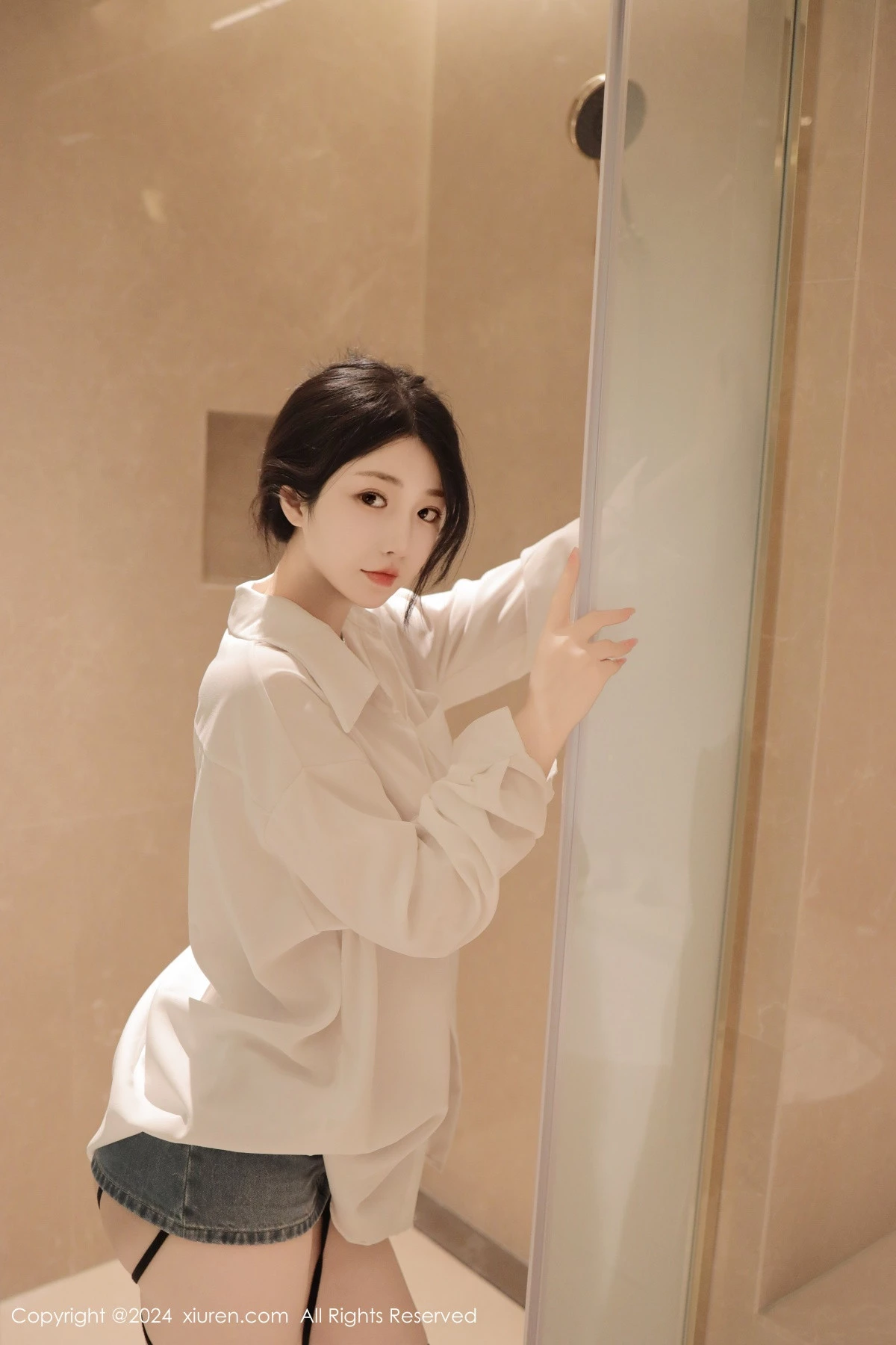 [XiuRen]高清写真图 2024.04.16 No.8400 陈小花 美胸性感