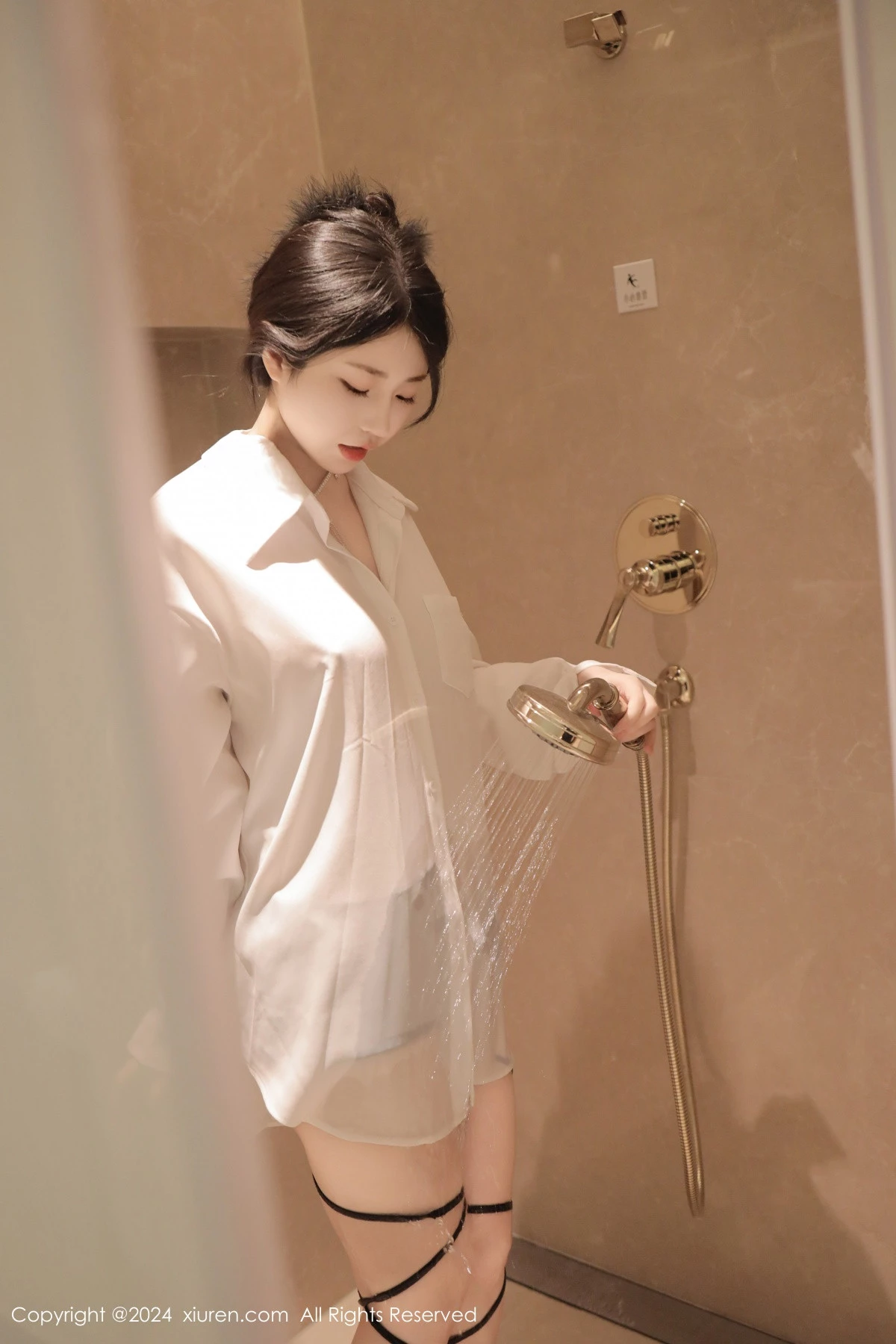 [XiuRen]高清写真图 2024.04.16 No.8400 陈小花 美胸性感