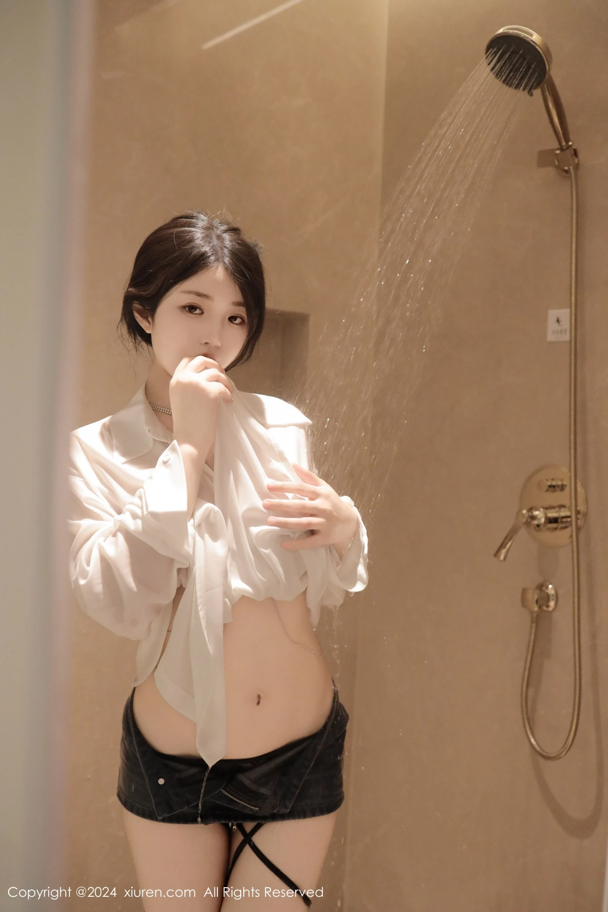 [XiuRen]高清写真图 2024.04.16 No.8400 陈小花 美胸性感
