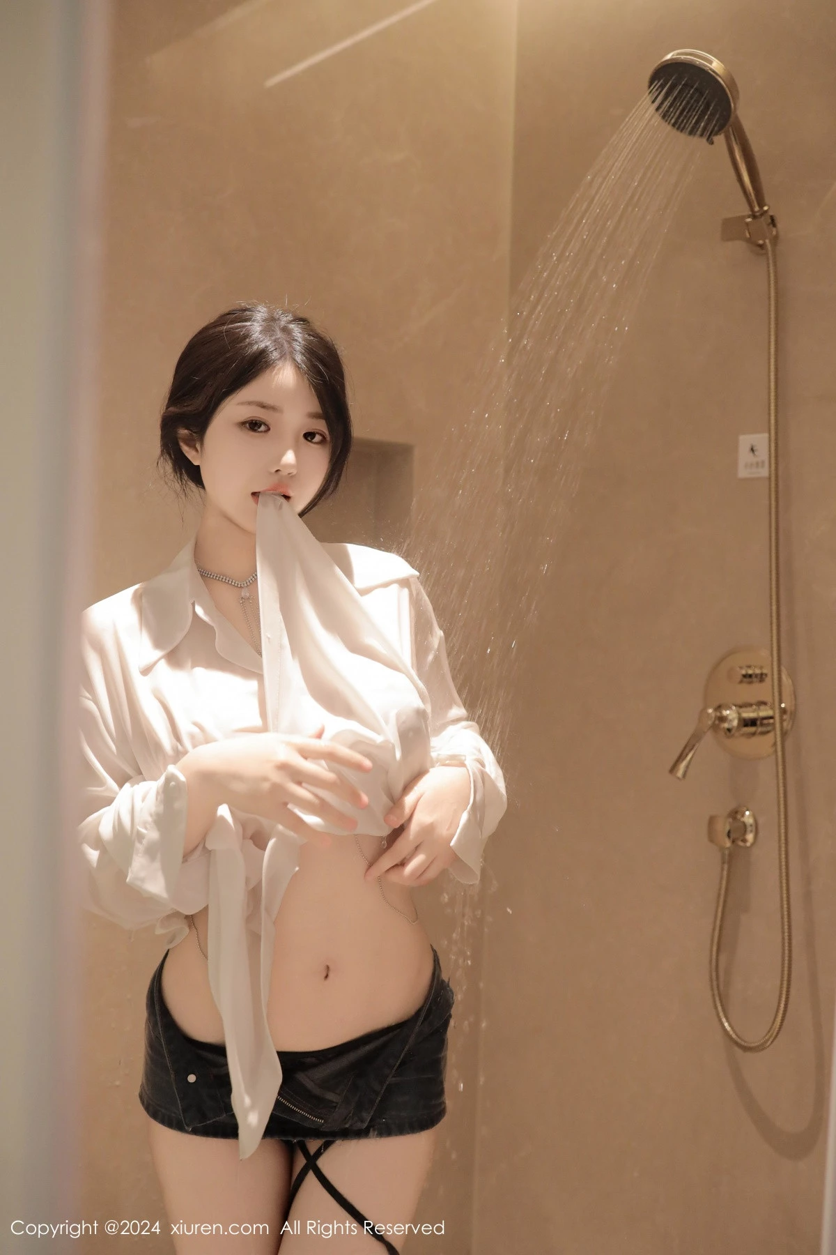 [XiuRen]高清写真图 2024.04.16 No.8400 陈小花 美胸性感