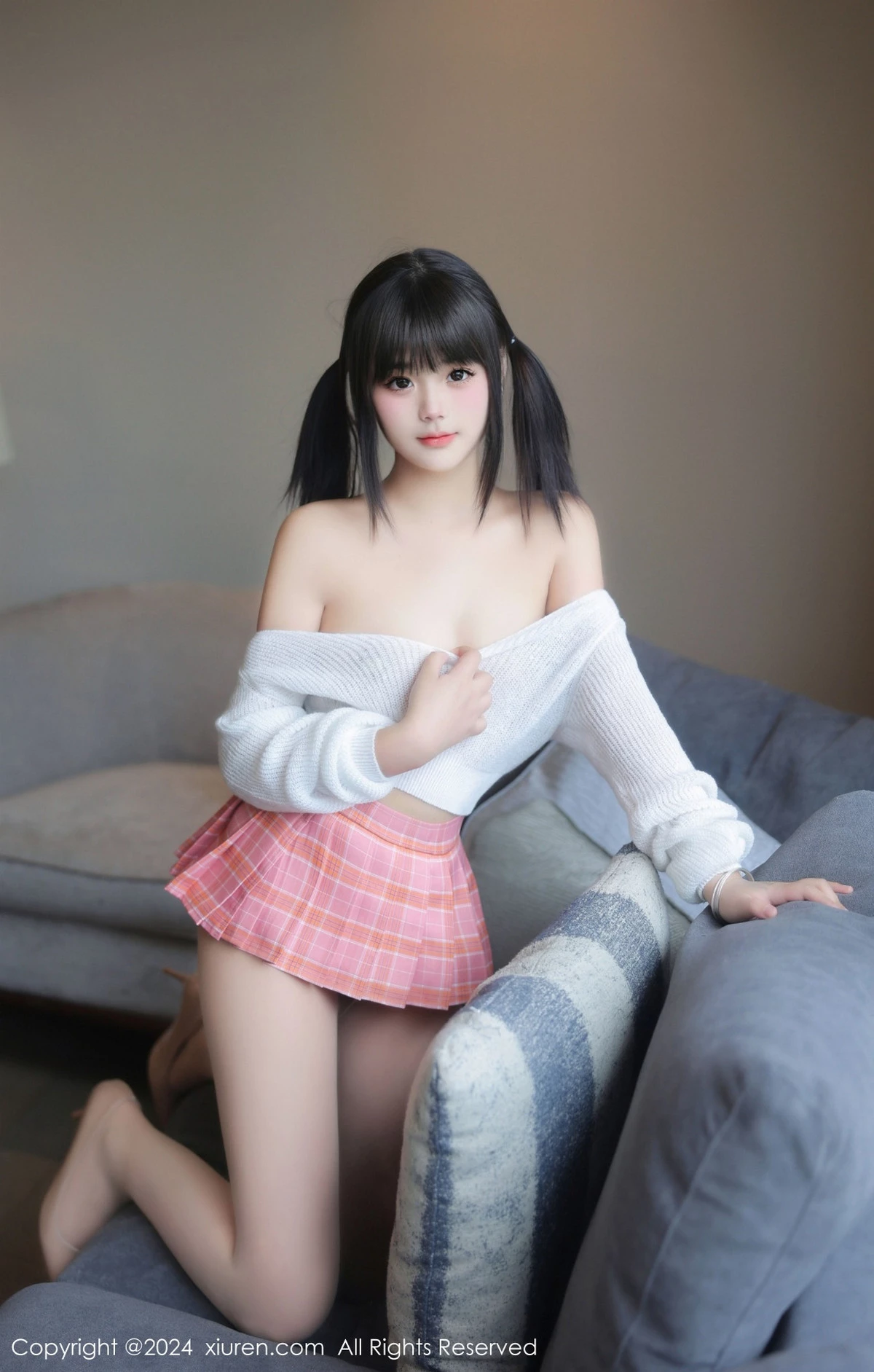 [XiuRen]高清写真图 2024.04.17 No.8404 徐若兮 新人美腿