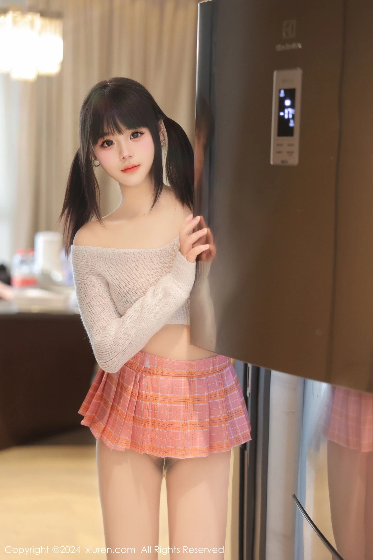 [XiuRen]高清写真图 2024.04.17 No.8404 徐若兮 新人美腿