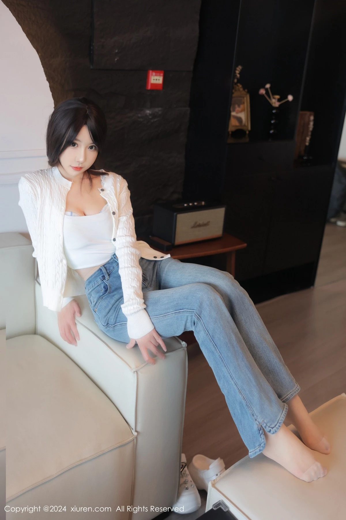 [XiuRen]高清写真图 2024.04.19 No.8427 桃妖夭 美腿性感