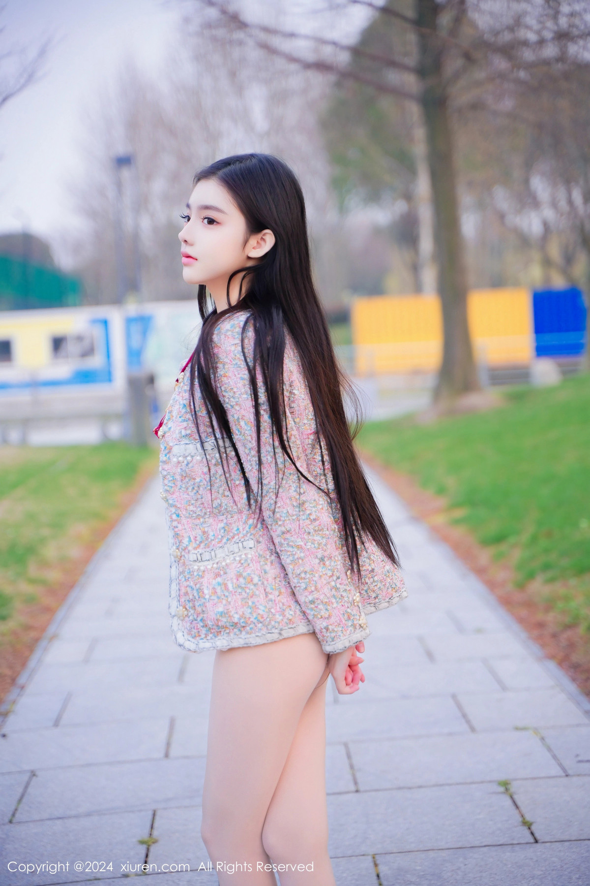 [XiuRen]高清写真图 2024.05.06 No.8489 龙雪儿 丝袜美腿
