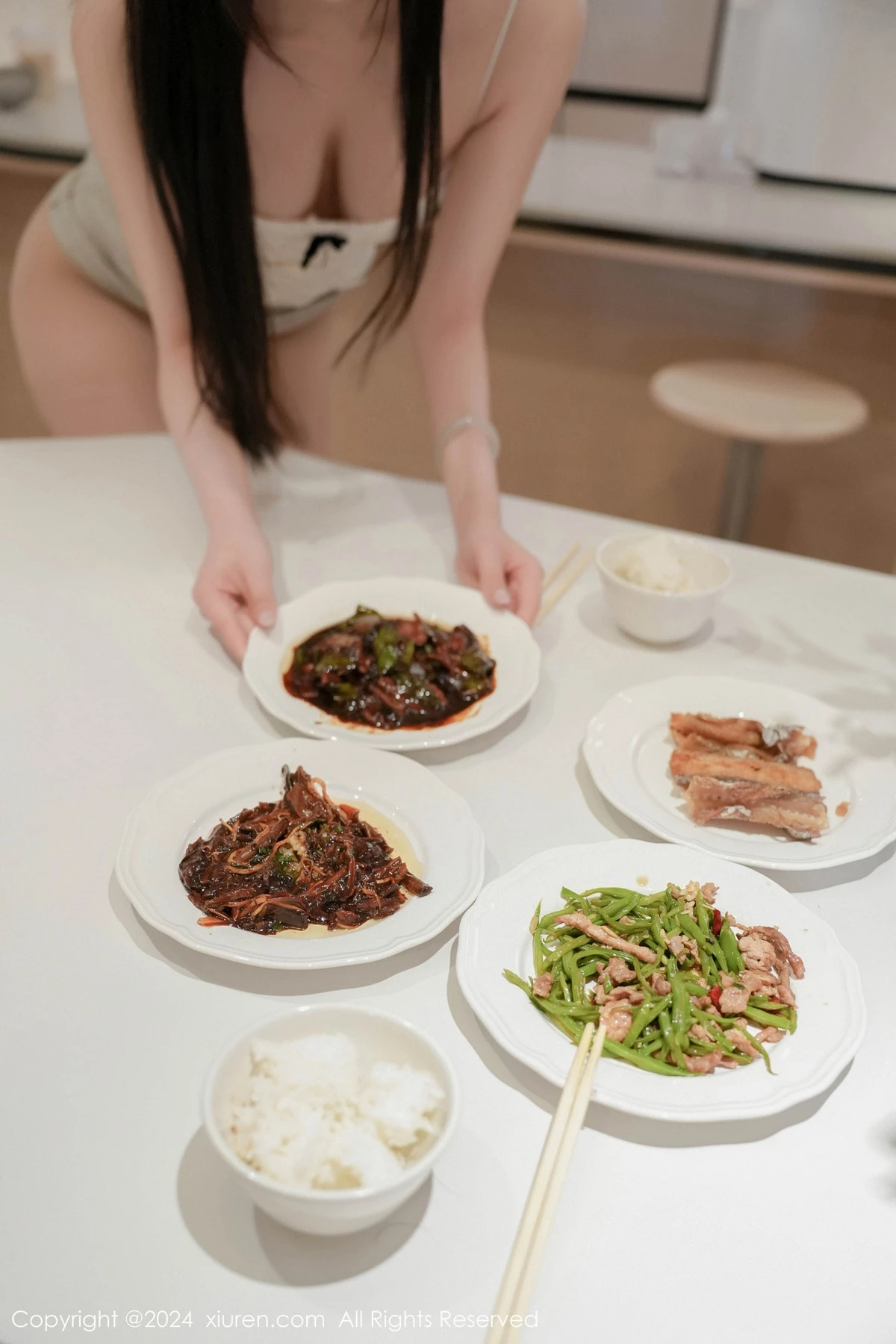 [XiuRen]高清写真图 2024.05.17 No.8557 晚苏susu 丝袜美腿