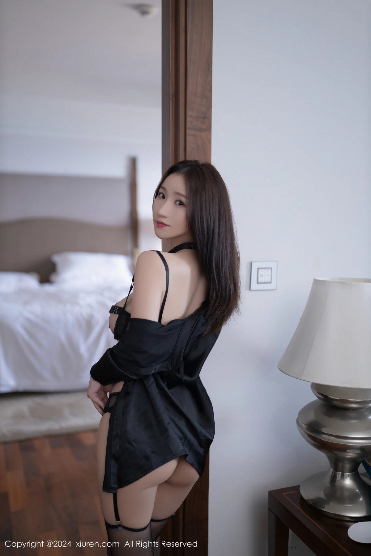 [XiuRen]高清写真图 2024.06.12 No.8688 杏子Yada 美腿黑丝