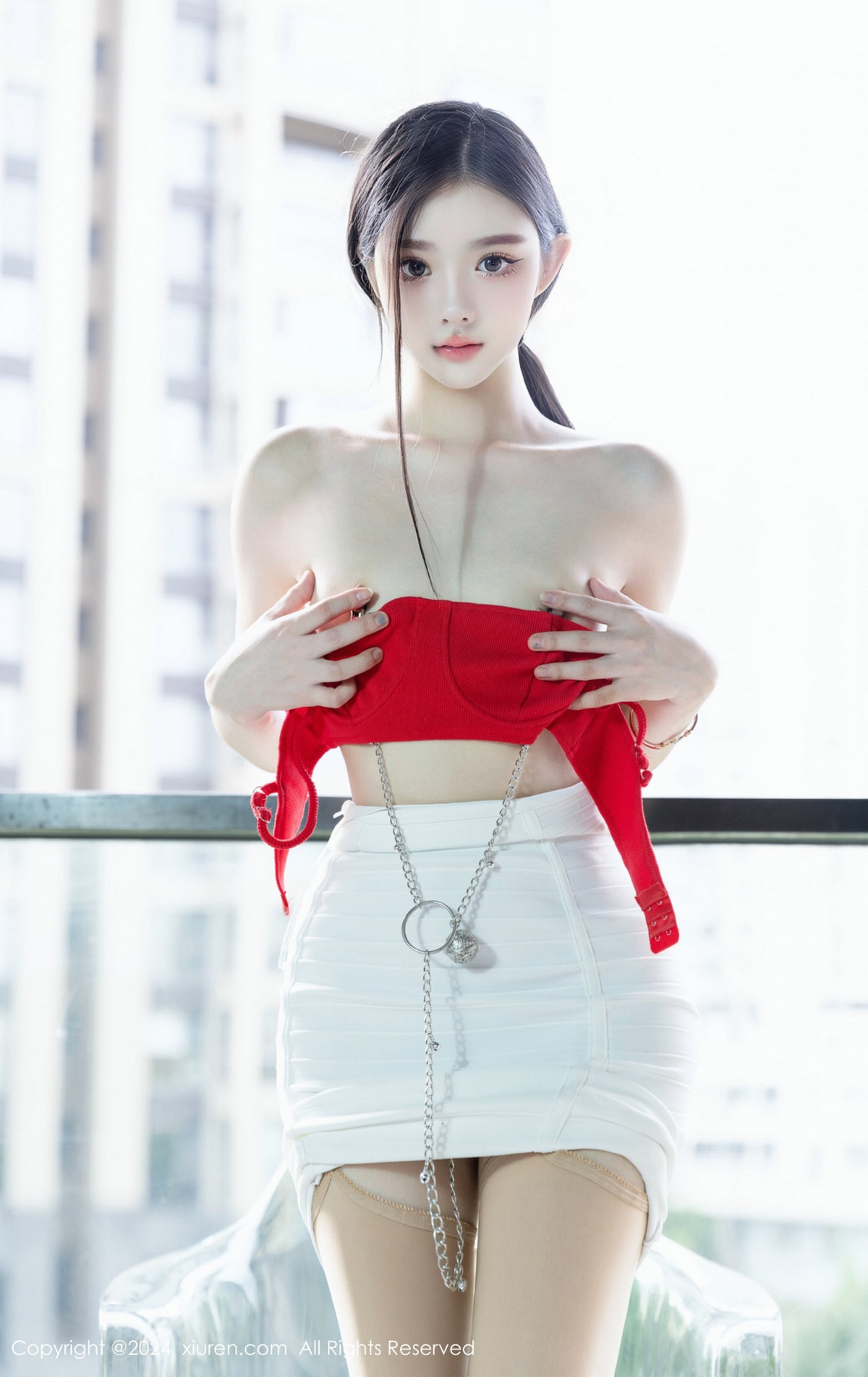 [XiuRen]高清写真图 2024.07.03 No.8794 龙雪儿 丝袜美腿