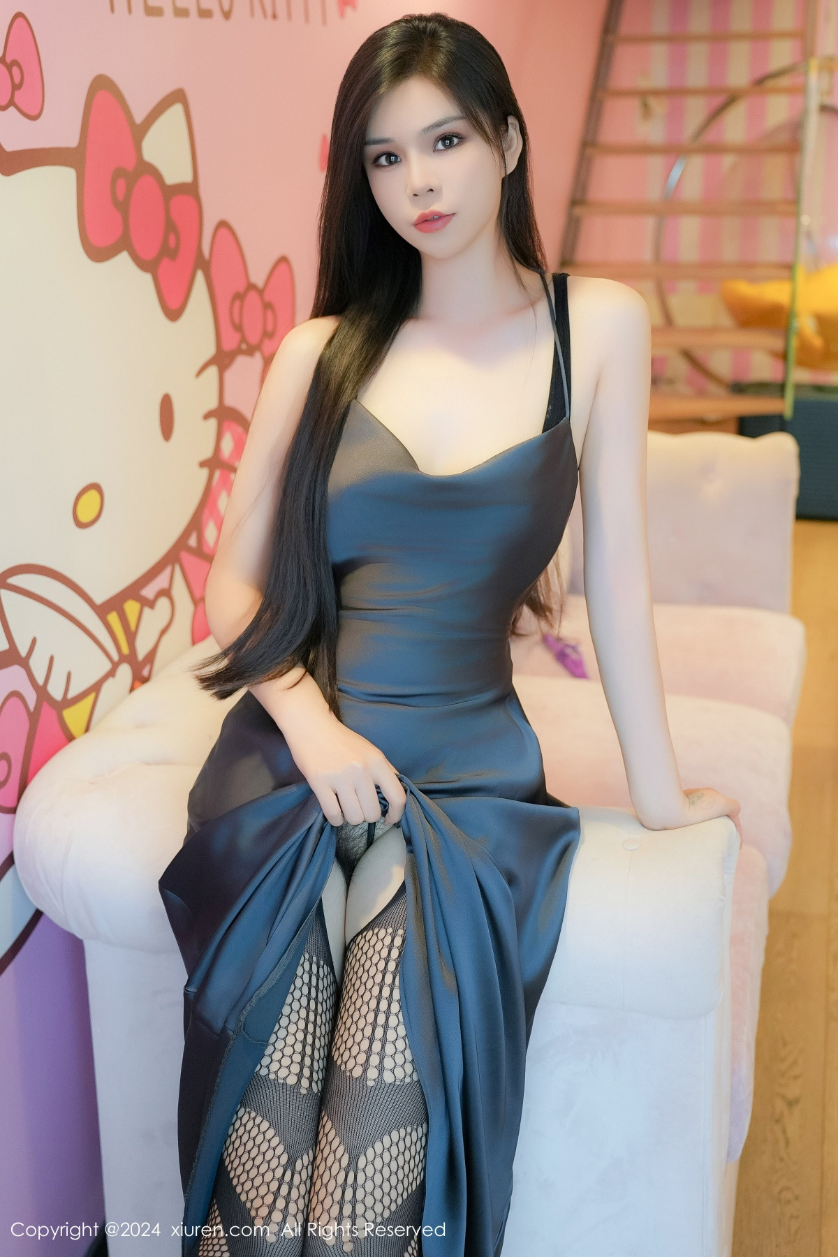 [XiuRen]高清写真图 2024.07.03 No.8795 雪糕CiCi 黑丝美腿