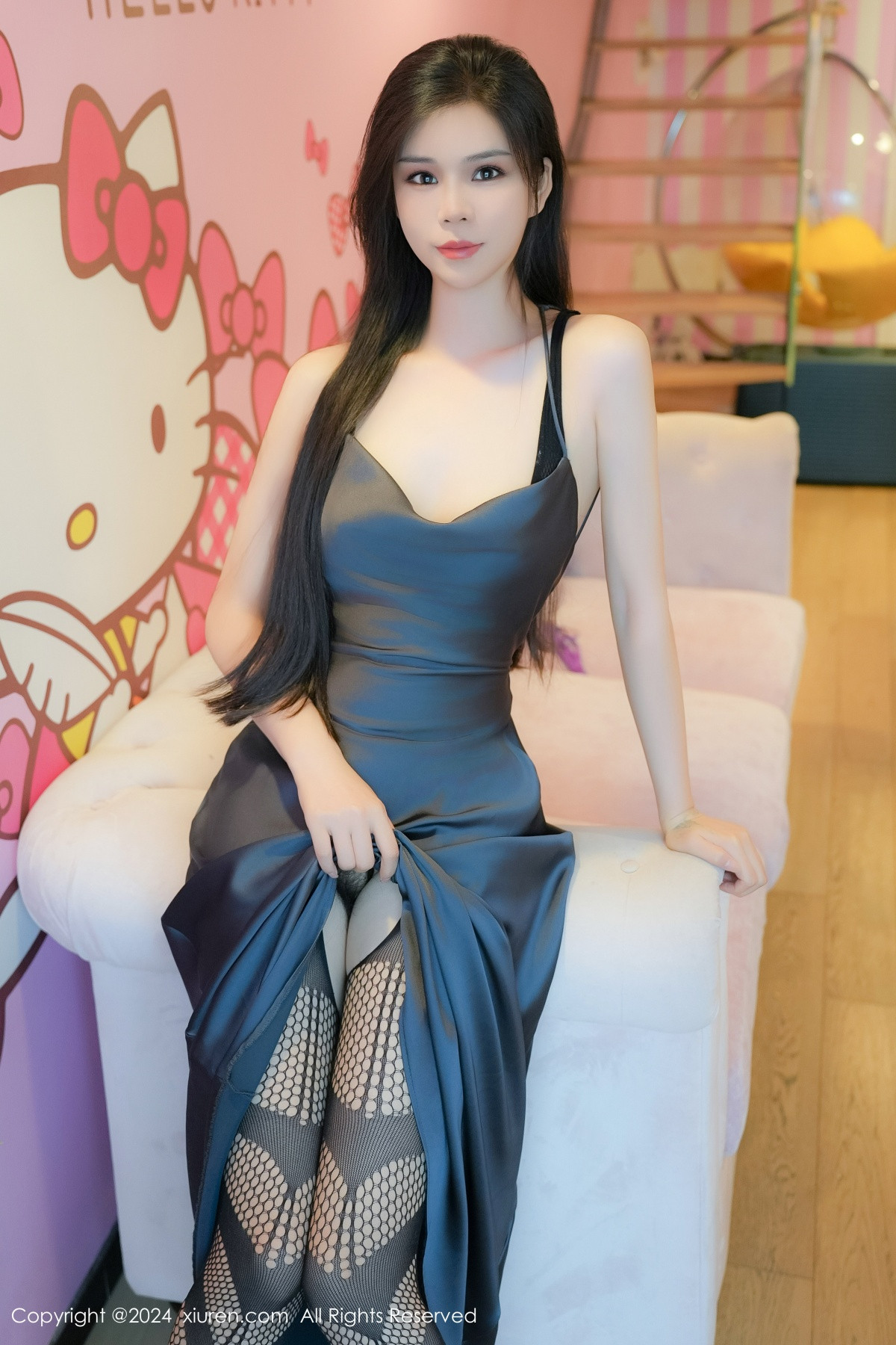 [XiuRen]高清写真图 2024.07.03 No.8795 雪糕CiCi 黑丝美腿