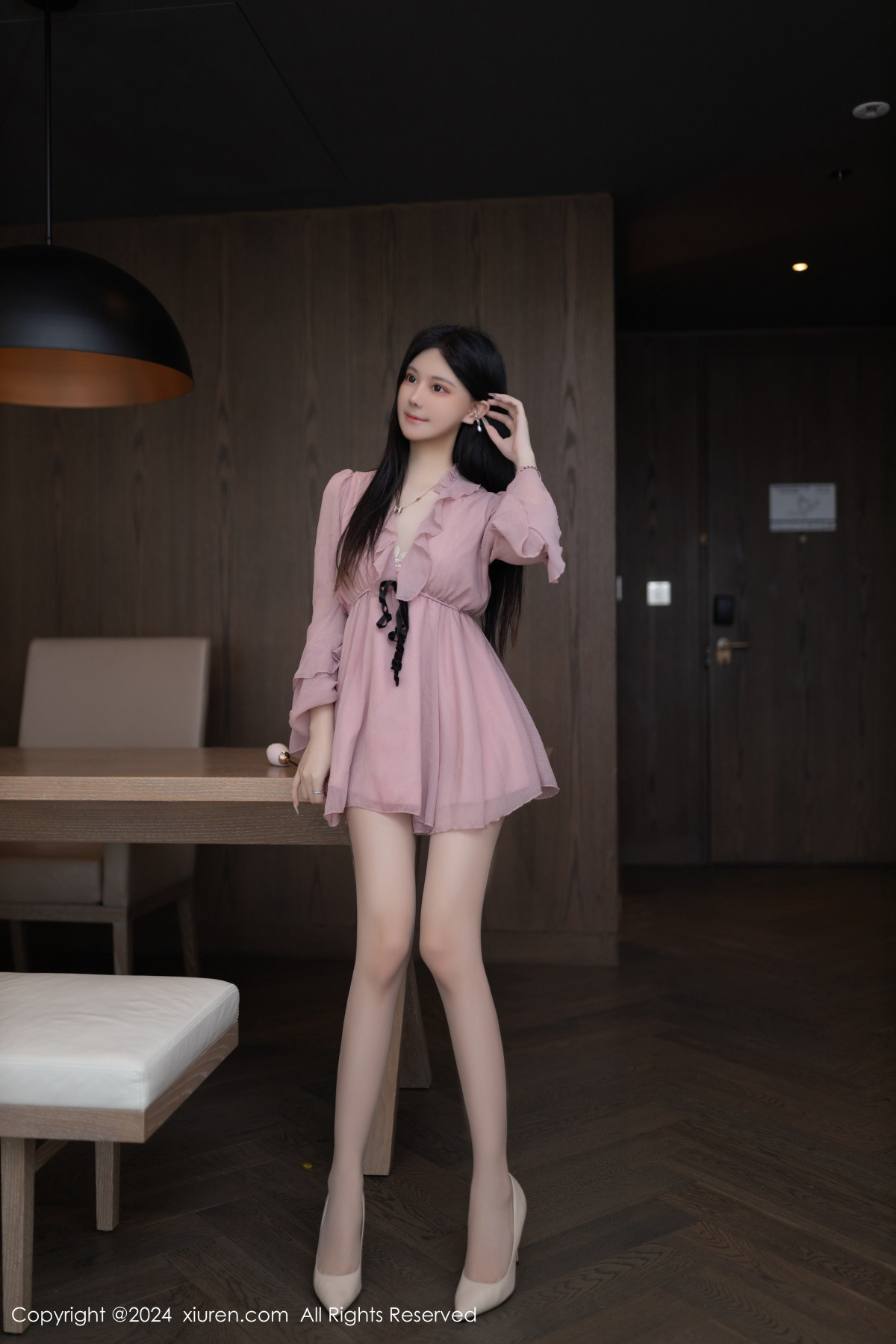 [XiuRen]高清写真图 2024.07.26 No.8925 幼幼 美腿丝袜