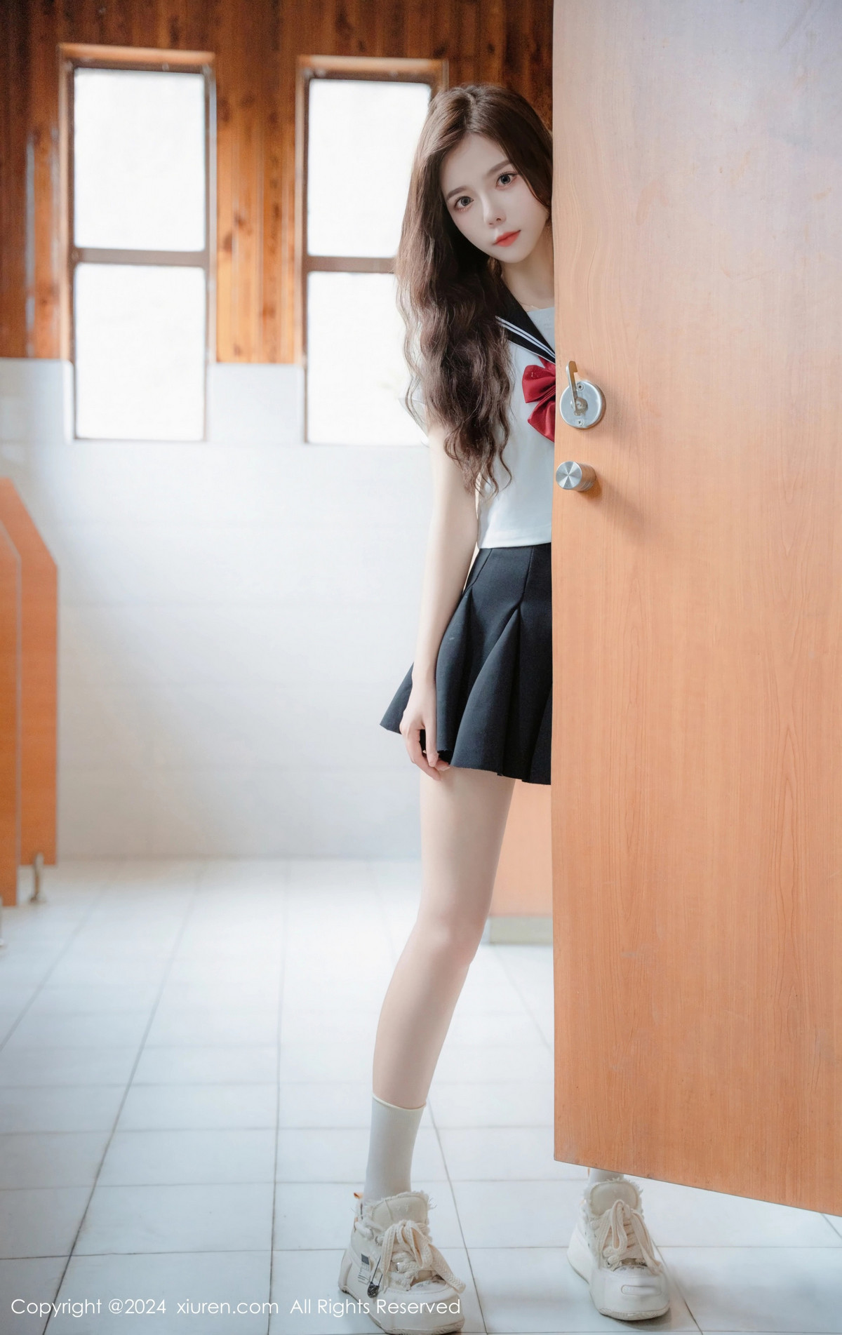 [XiuRen]高清写真图 2024.08.01 No.8948 拍黄瓜girl 制服美腿