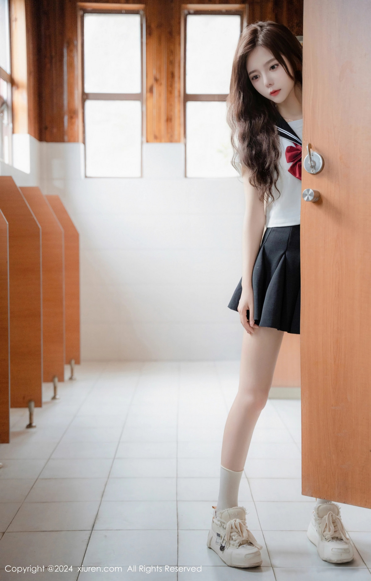 [XiuRen]高清写真图 2024.08.01 No.8948 拍黄瓜girl 制服美腿