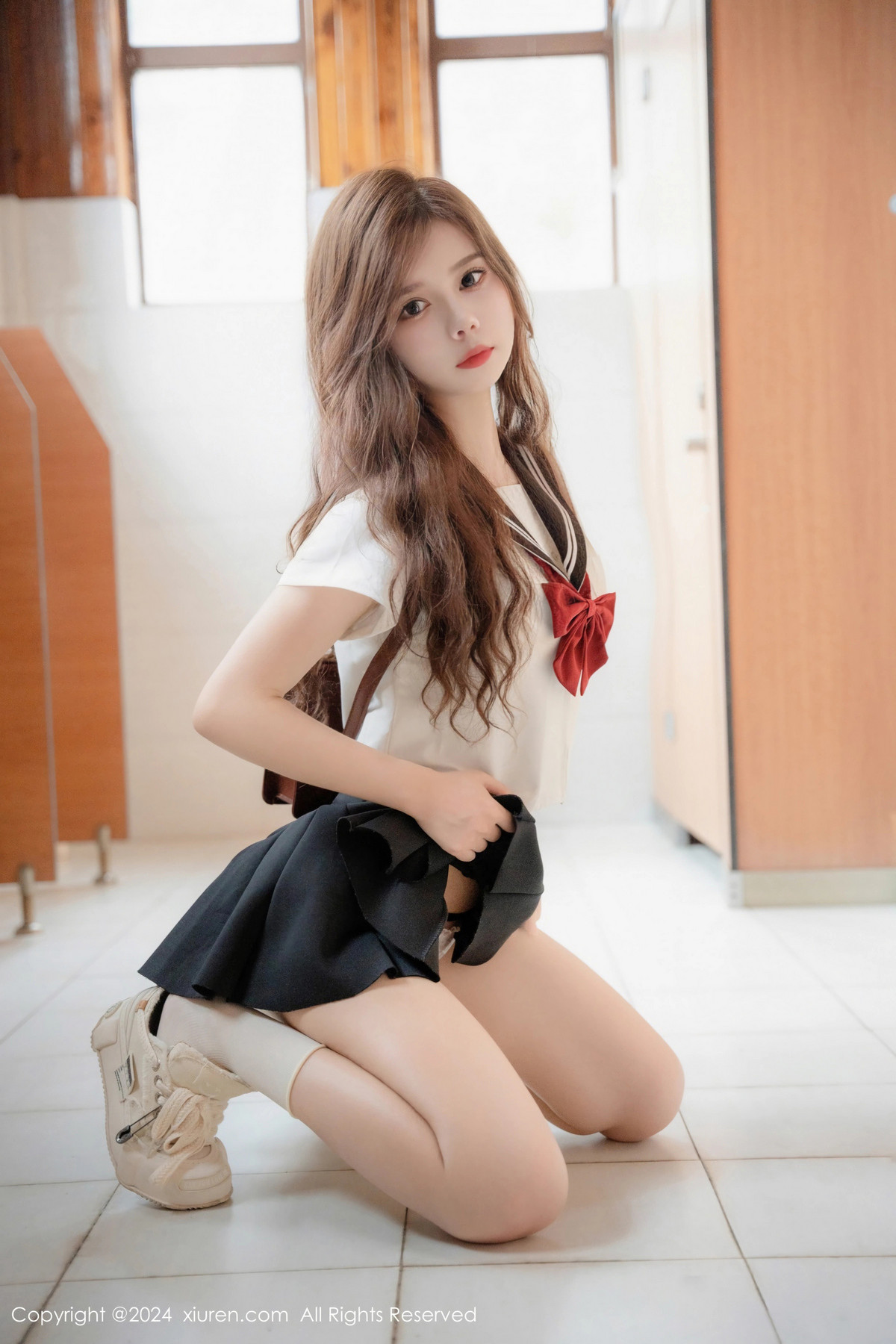 [XiuRen]高清写真图 2024.08.01 No.8948 拍黄瓜girl 制服美腿