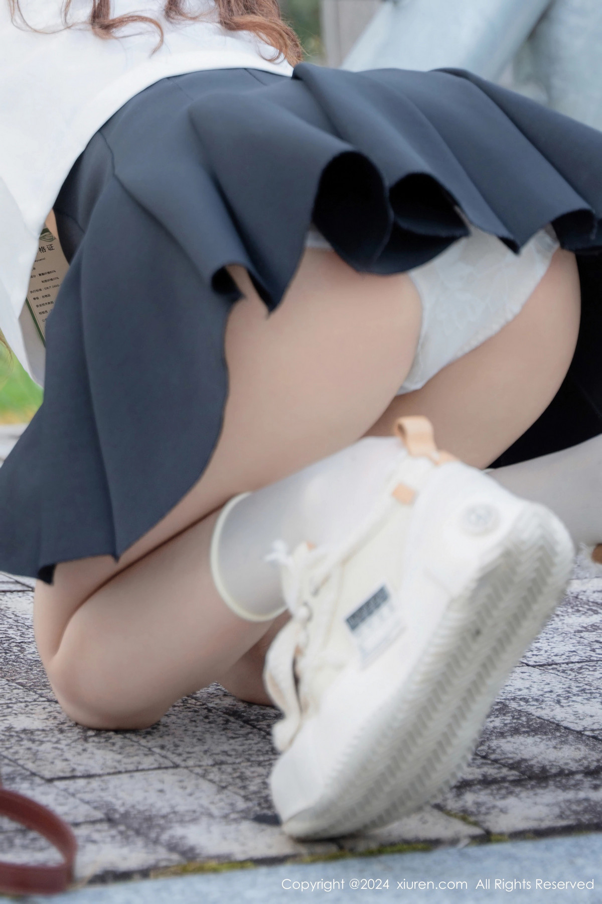 [XiuRen]高清写真图 2024.08.01 No.8948 拍黄瓜girl 制服美腿