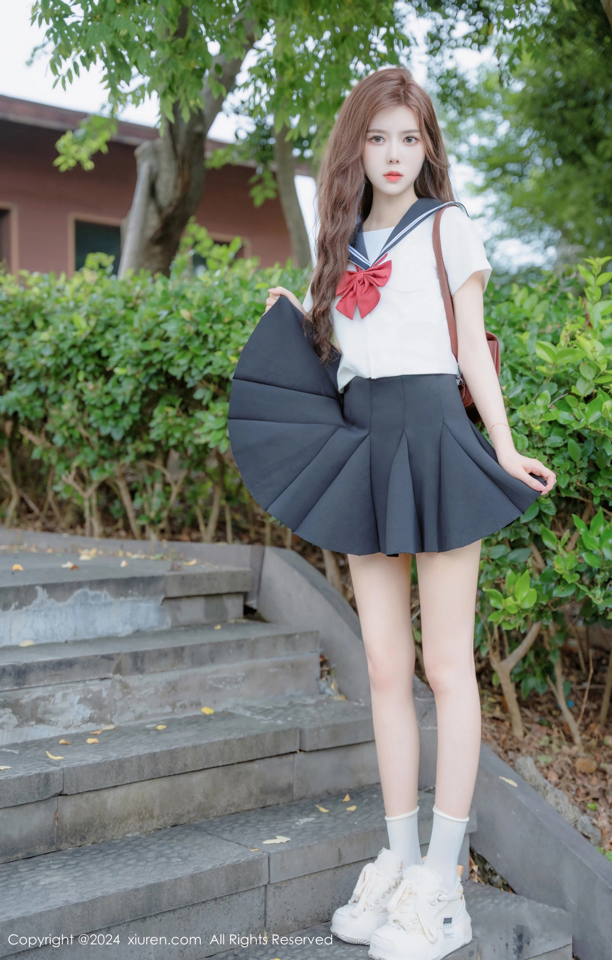 [XiuRen]高清写真图 2024.08.01 No.8948 拍黄瓜girl 制服美腿