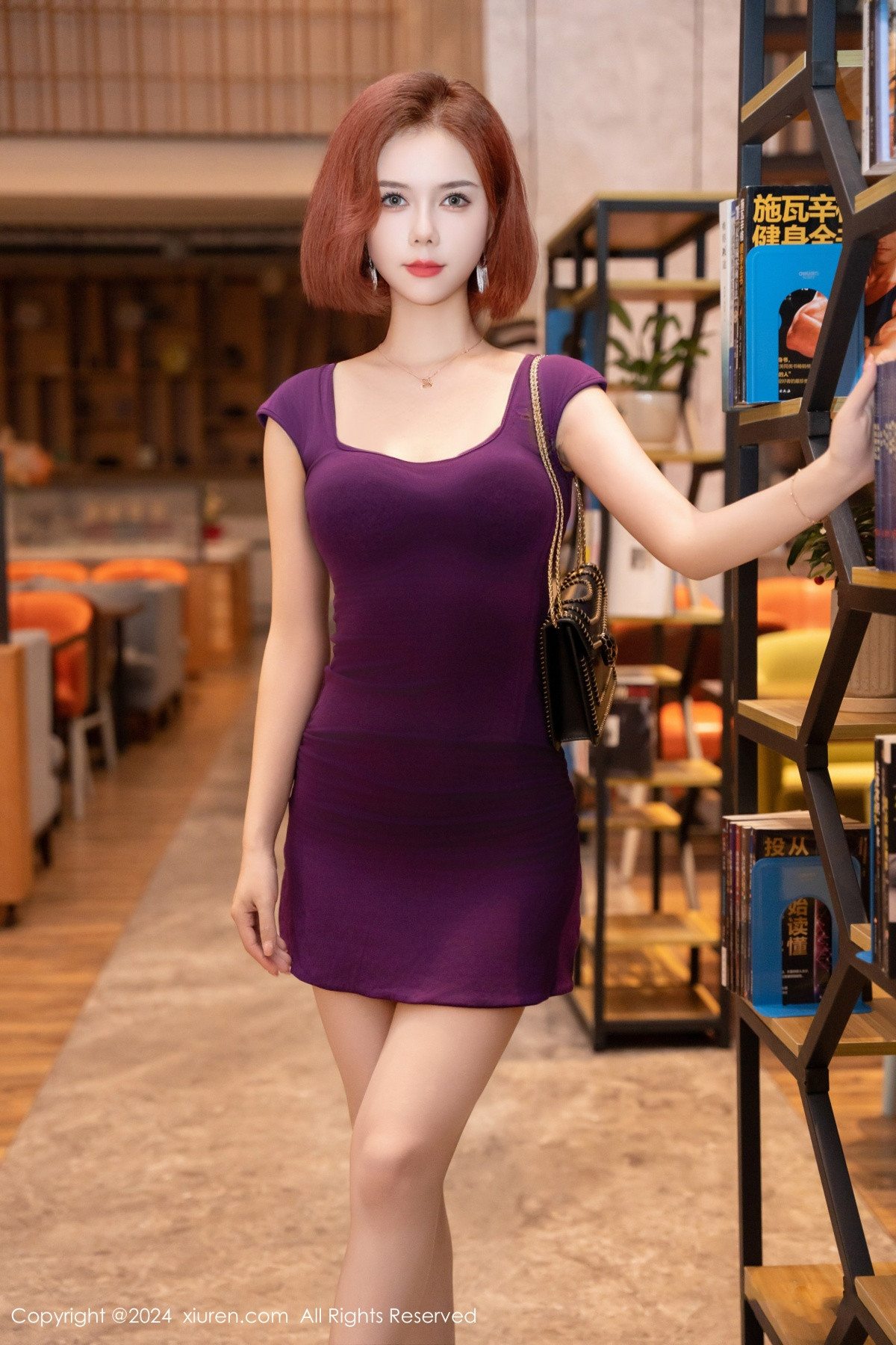 [XiuRen]高清写真图 2024.08.07 No.8978 白芷yy 美腿性感